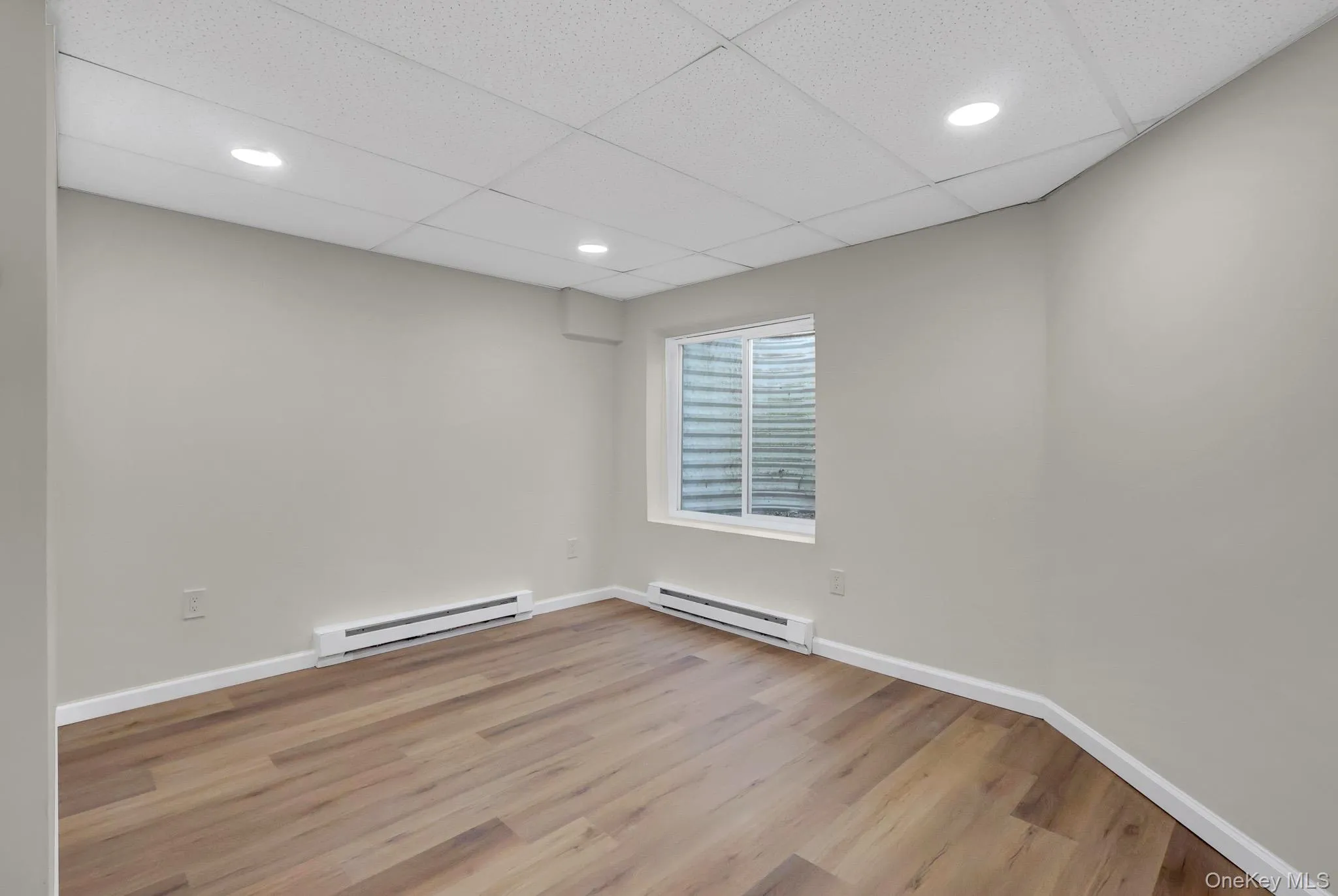 71 Valentine Avenue, Glen Cove, NY, 2 Bedrooms Bedrooms, 5 Rooms Rooms,1 BathroomBathrooms,Residential,For Rent,Valentine,0,1038951 71 Valentine Avenue, Glen Cove, NY, 2 Bedrooms Bedrooms, 5 Rooms Rooms,1 BathroomBathrooms,Residential,For Rent,Valentine,0,1038951