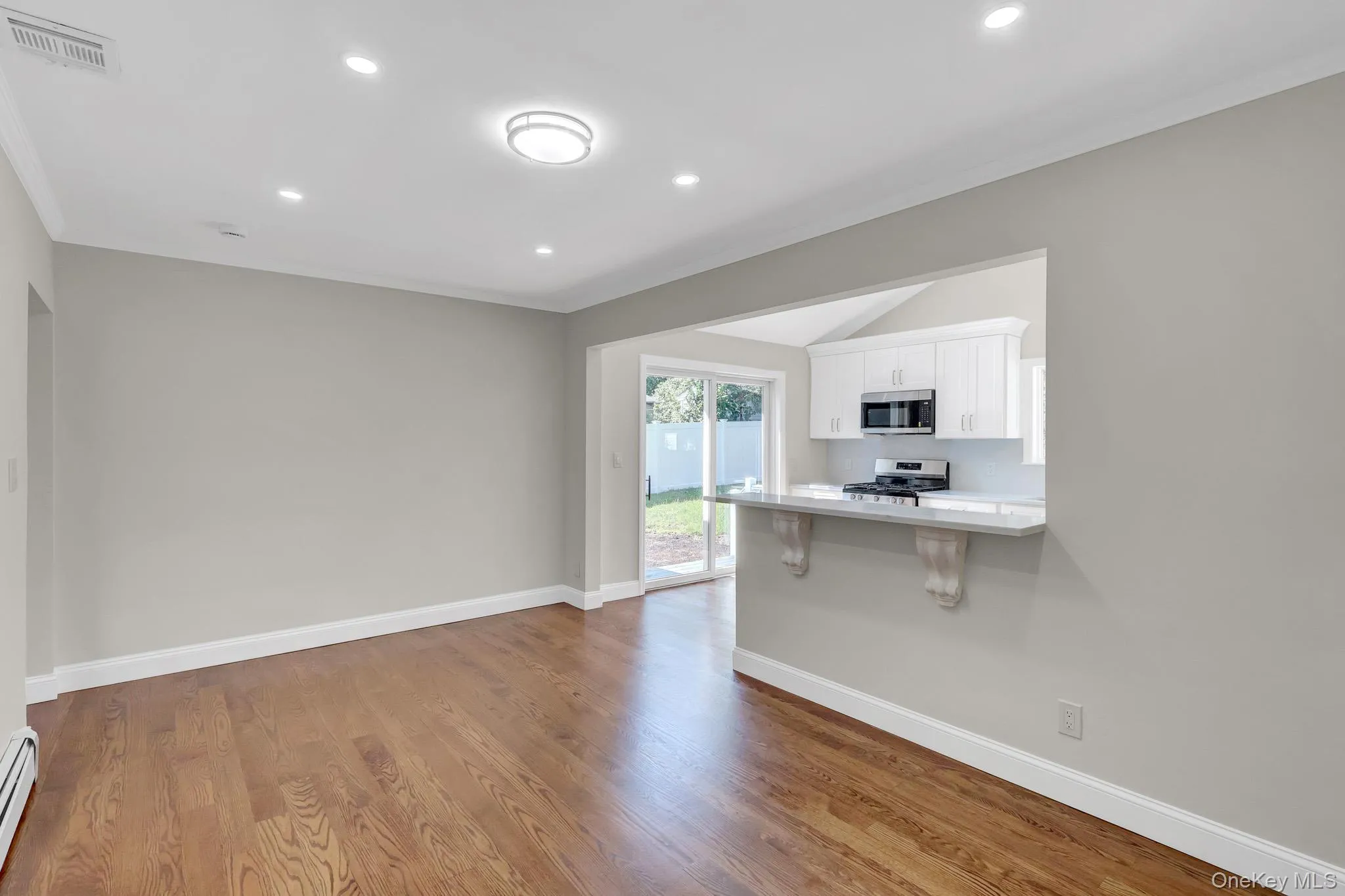 71 Valentine Avenue, Glen Cove, NY, 2 Bedrooms Bedrooms, 5 Rooms Rooms,1 BathroomBathrooms,Residential,For Rent,Valentine,0,1038951 71 Valentine Avenue, Glen Cove, NY, 2 Bedrooms Bedrooms, 5 Rooms Rooms,1 BathroomBathrooms,Residential,For Rent,Valentine,0,1038951