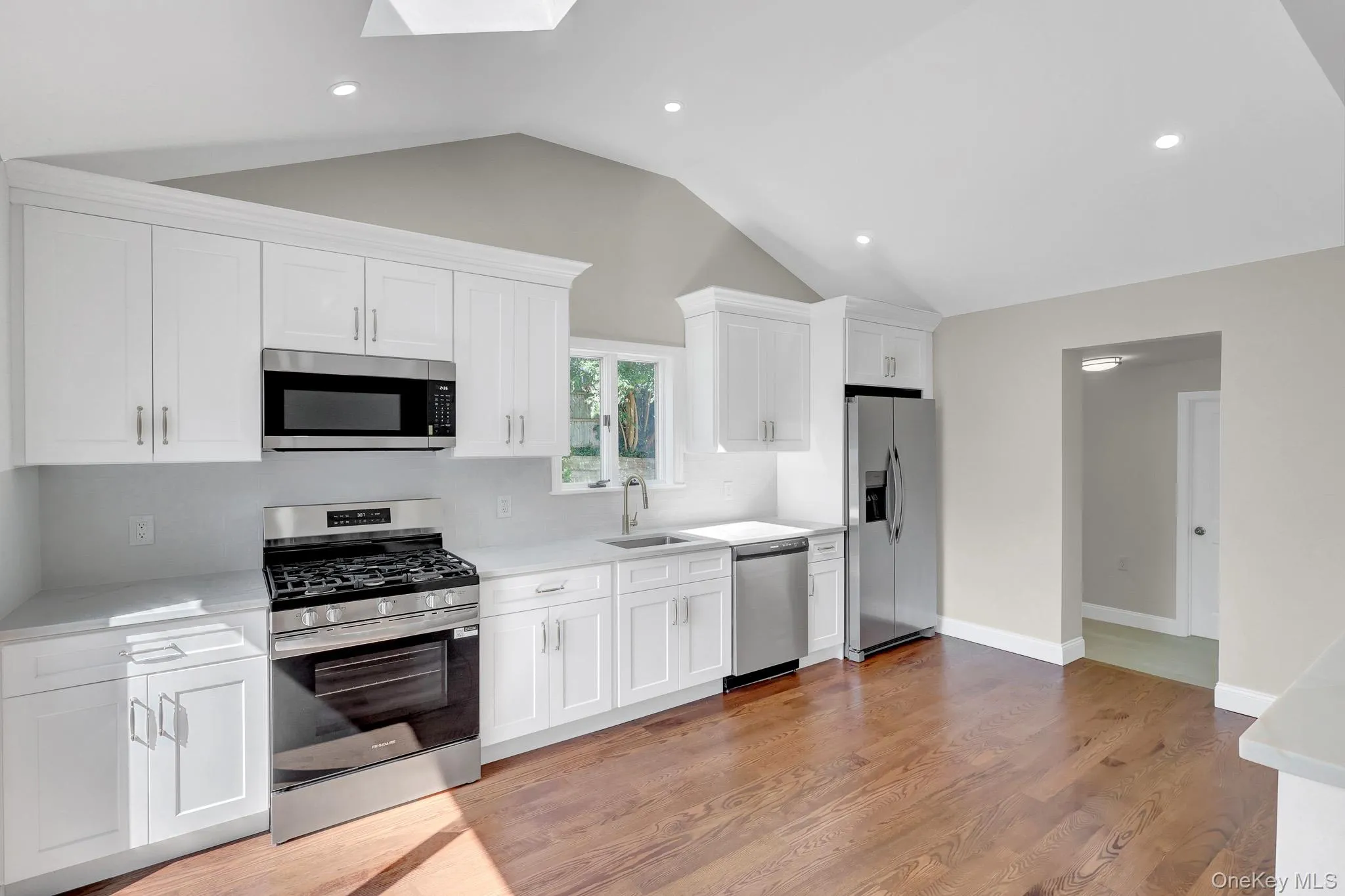 71 Valentine Avenue, Glen Cove, NY, 2 Bedrooms Bedrooms, 5 Rooms Rooms,1 BathroomBathrooms,Residential,For Rent,Valentine,0,1038951 71 Valentine Avenue, Glen Cove, NY, 2 Bedrooms Bedrooms, 5 Rooms Rooms,1 BathroomBathrooms,Residential,For Rent,Valentine,0,1038951