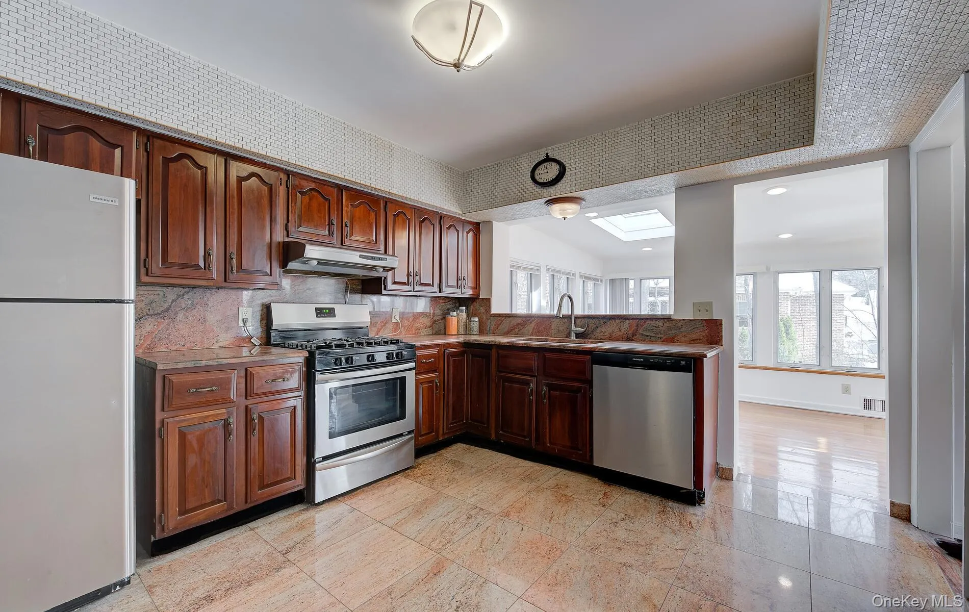 9 Wimbleton Lane, North Hempstead, NY, 3 Bedrooms Bedrooms, 7 Rooms Rooms,2 BathroomsBathrooms,Residential,For Rent,Wimbleton,0,1038963 9 Wimbleton Lane, North Hempstead, NY, 3 Bedrooms Bedrooms, 7 Rooms Rooms,2 BathroomsBathrooms,Residential,For Rent,Wimbleton,0,1038963