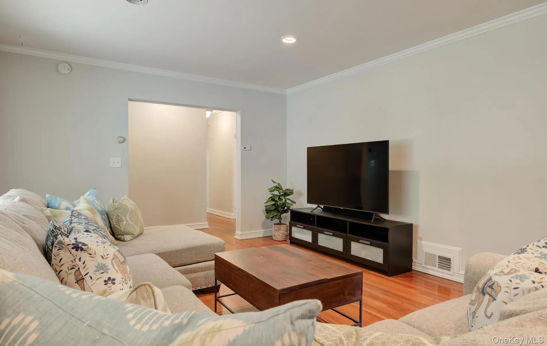 9 Wimbleton Lane, North Hempstead, NY, 3 Bedrooms Bedrooms, 7 Rooms Rooms,2 BathroomsBathrooms,Residential,For Rent,Wimbleton,0,1038963 9 Wimbleton Lane, North Hempstead, NY, 3 Bedrooms Bedrooms, 7 Rooms Rooms,2 BathroomsBathrooms,Residential,For Rent,Wimbleton,0,1038963