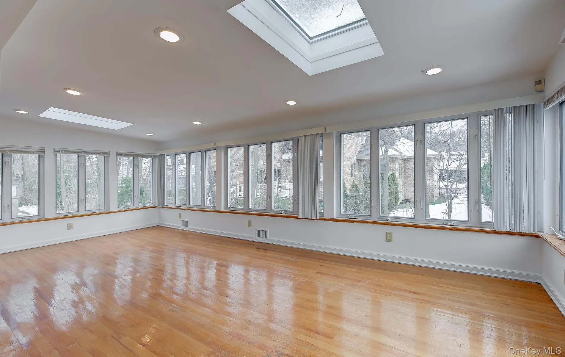 9 Wimbleton Lane, North Hempstead, NY, 3 Bedrooms Bedrooms, 7 Rooms Rooms,2 BathroomsBathrooms,Residential,For Rent,Wimbleton,0,1038963 9 Wimbleton Lane, North Hempstead, NY, 3 Bedrooms Bedrooms, 7 Rooms Rooms,2 BathroomsBathrooms,Residential,For Rent,Wimbleton,0,1038963