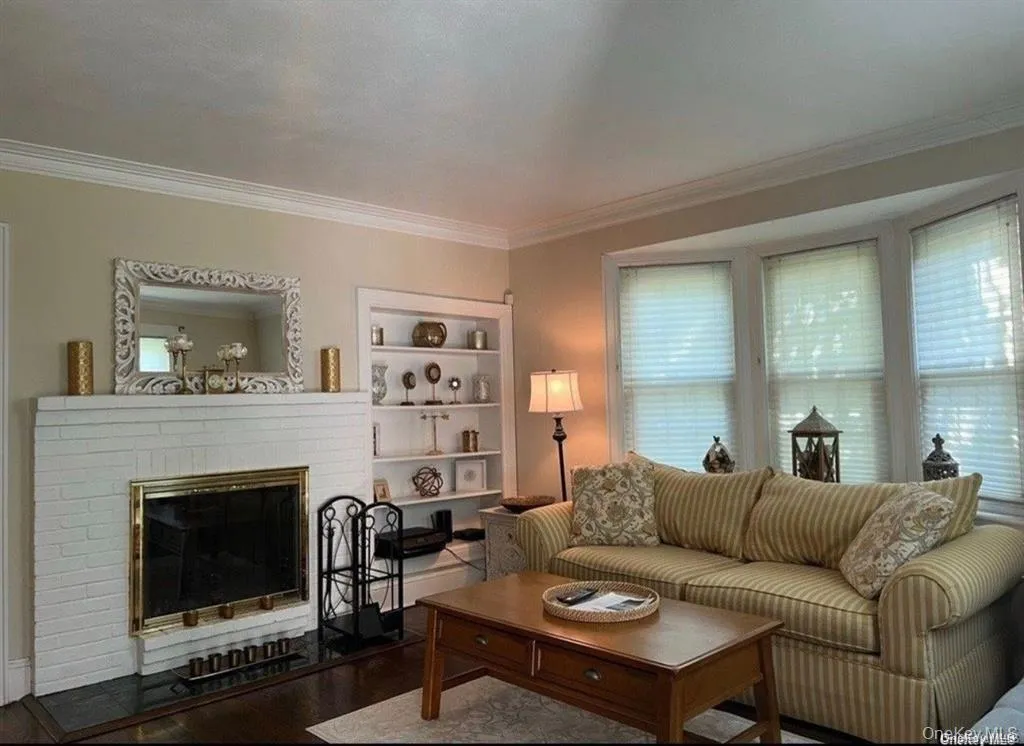 73 Abbott Drive, Huntington, NY, 3 Bedrooms Bedrooms, 8 Rooms Rooms,2 BathroomsBathrooms,Residential Lease,For Rent,Abbott,0,1038964 73 Abbott Drive, Huntington, NY, 3 Bedrooms Bedrooms, 8 Rooms Rooms,2 BathroomsBathrooms,Residential Lease,For Rent,Abbott,0,1038964