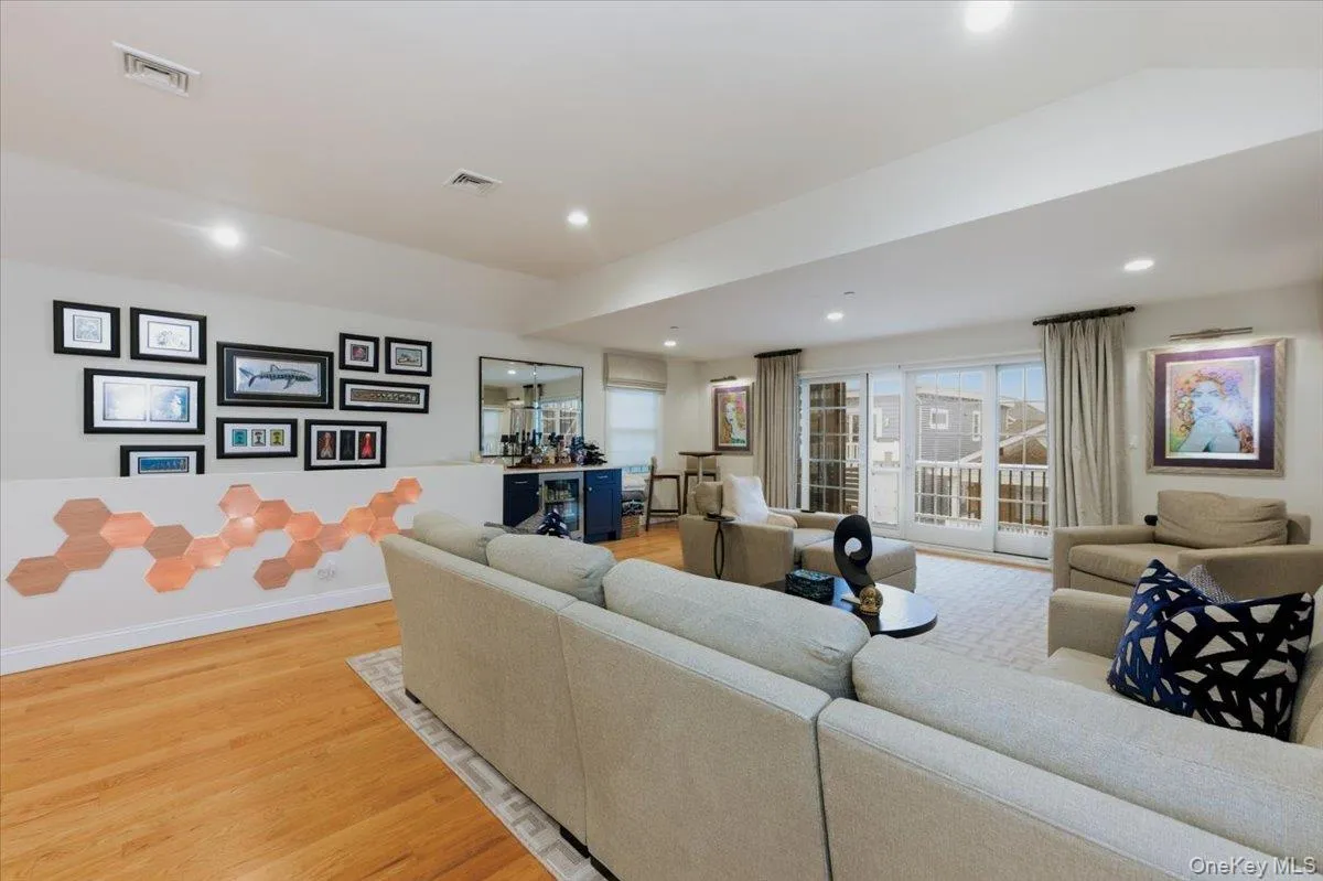 97 Wisconsin Street, Long Beach, NY, 3 Bedrooms Bedrooms, 9 Rooms Rooms,2 BathroomsBathrooms,Residential,For Rent,Wisconsin,0,1038966 97 Wisconsin Street, Long Beach, NY, 3 Bedrooms Bedrooms, 9 Rooms Rooms,2 BathroomsBathrooms,Residential,For Rent,Wisconsin,0,1038966