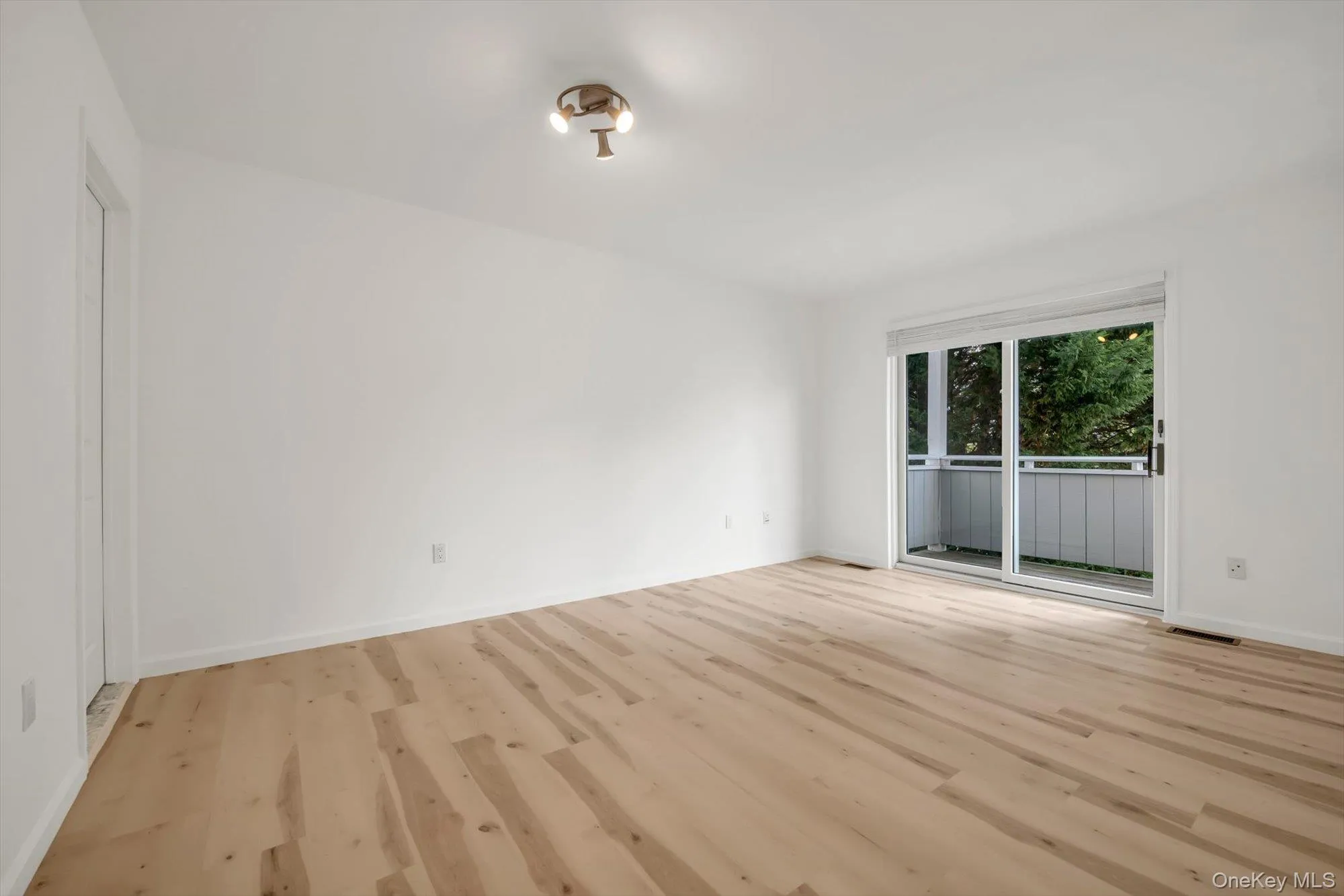 242-07A Oak Park Drive, New York, NY, 2 Bedrooms Bedrooms, 6 Rooms Rooms,2 BathroomsBathrooms,Residential,For Rent,Oak Park,0,1038967 242-07A Oak Park Drive, New York, NY, 2 Bedrooms Bedrooms, 6 Rooms Rooms,2 BathroomsBathrooms,Residential,For Rent,Oak Park,0,1038967