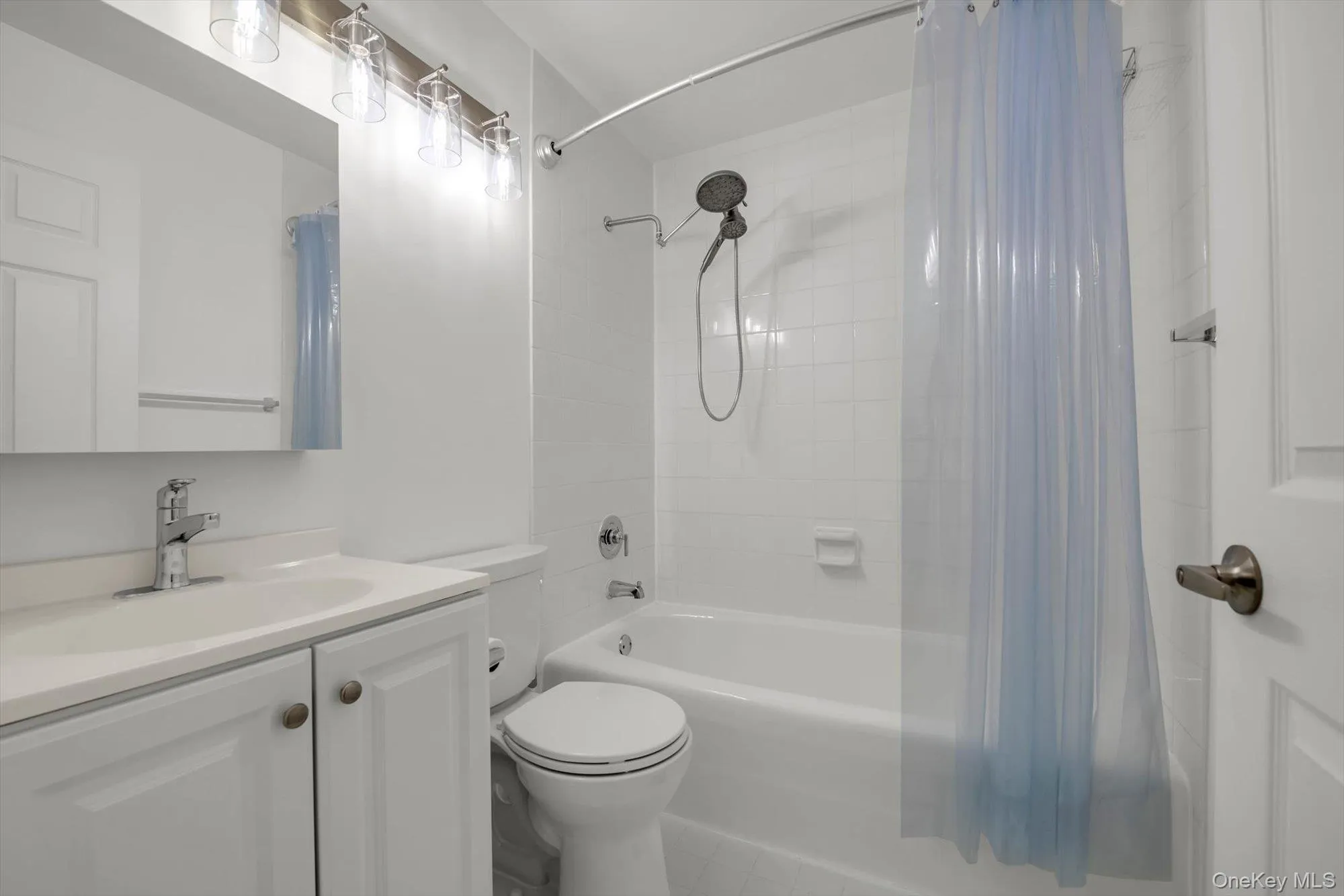 242-07A Oak Park Drive, New York, NY, 2 Bedrooms Bedrooms, 6 Rooms Rooms,2 BathroomsBathrooms,Residential,For Rent,Oak Park,0,1038967 242-07A Oak Park Drive, New York, NY, 2 Bedrooms Bedrooms, 6 Rooms Rooms,2 BathroomsBathrooms,Residential,For Rent,Oak Park,0,1038967
