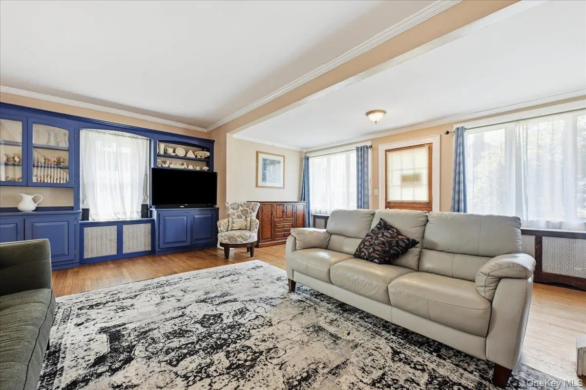 53 Larch Avenue, Hempstead, NY, 5 Bedrooms Bedrooms, 10 Rooms Rooms,1 BathroomBathrooms,Residential,For Rent,Larch,0,1038973 53 Larch Avenue, Hempstead, NY, 5 Bedrooms Bedrooms, 10 Rooms Rooms,1 BathroomBathrooms,Residential,For Rent,Larch,0,1038973
