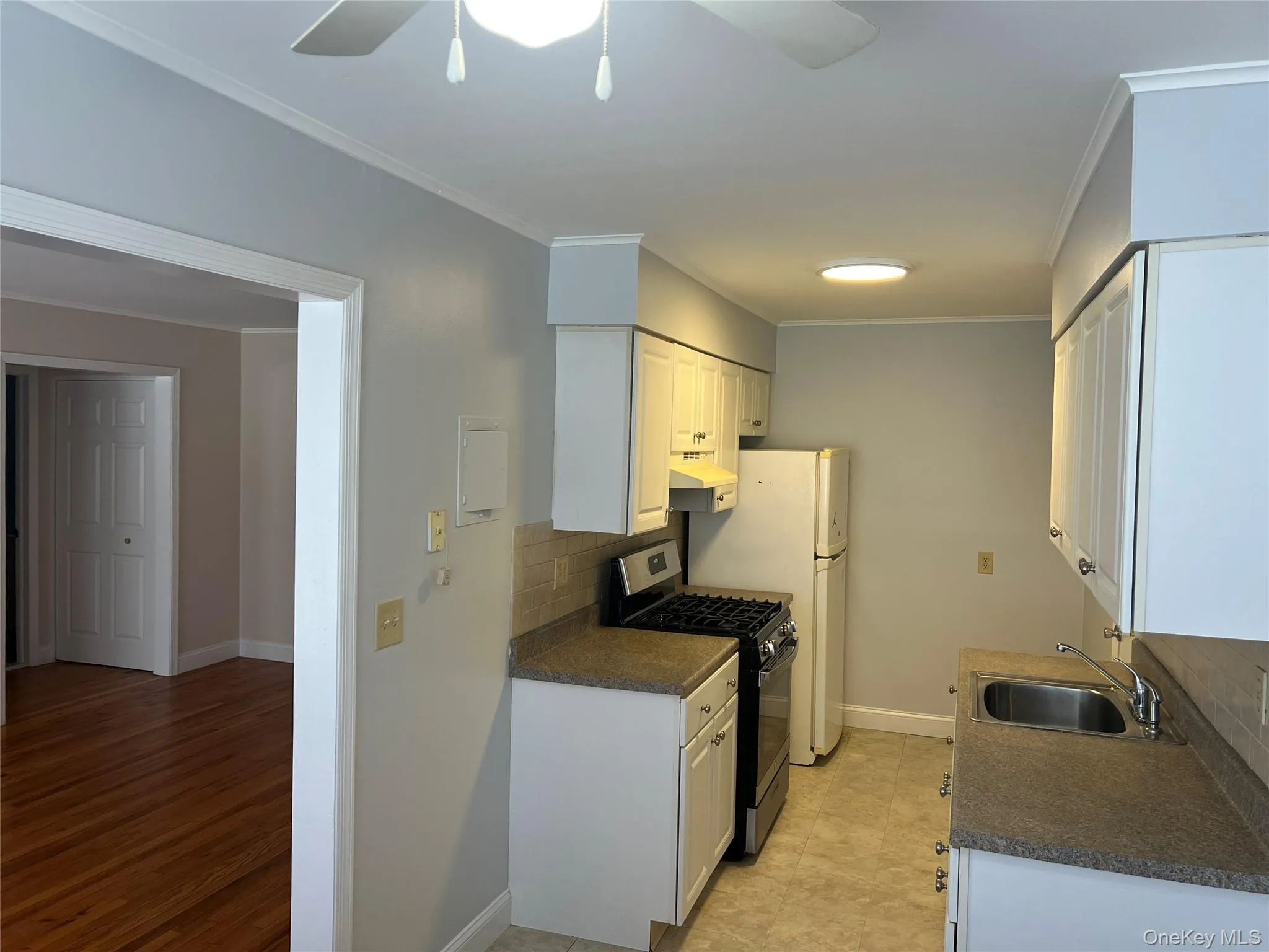 4 COLONIAL Road, Beacon, NY, 1 Bedroom Bedrooms, 4 Rooms Rooms,1 BathroomBathrooms,Residential,For Rent,COLONIAL,0,1038978 4 COLONIAL Road, Beacon, NY, 1 Bedroom Bedrooms, 4 Rooms Rooms,1 BathroomBathrooms,Residential,For Rent,COLONIAL,0,1038978