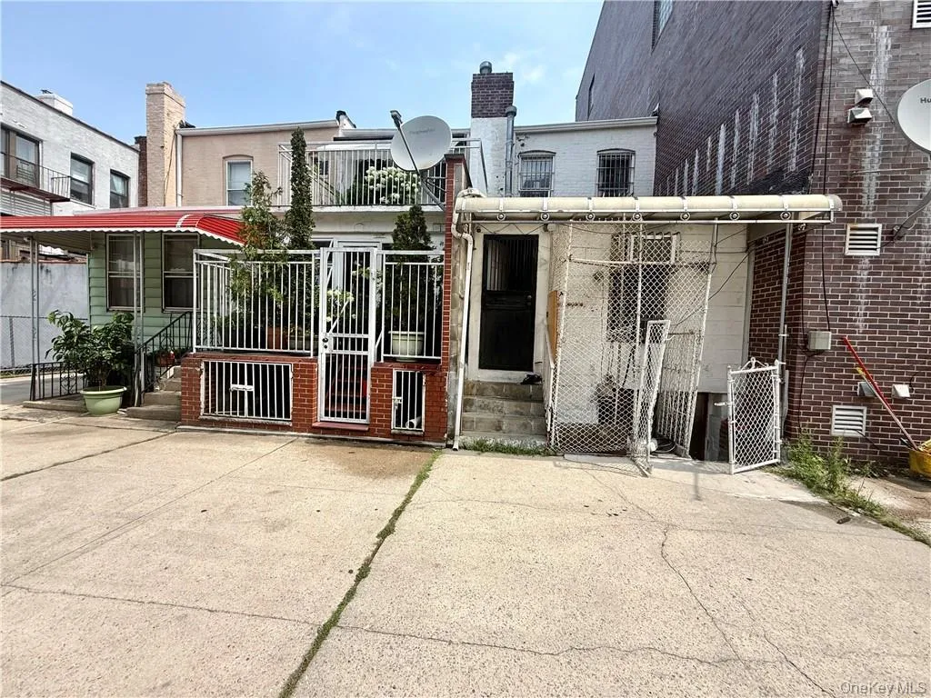 816 53rd Street, New York, NY, 3 Bedrooms Bedrooms, 7 Rooms Rooms,2 BathroomsBathrooms,Residential,For Rent,53rd,0,1038985 816 53rd Street, New York, NY, 3 Bedrooms Bedrooms, 7 Rooms Rooms,2 BathroomsBathrooms,Residential,For Rent,53rd,0,1038985