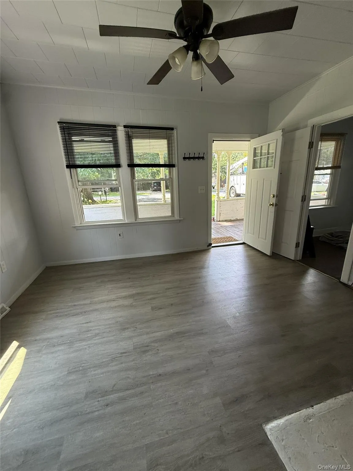 15 Court Avenue, Warwick (town), NY, 2 Bedrooms Bedrooms, 4 Rooms Rooms,1 BathroomBathrooms,Residential Lease,For Rent,Court,0,1038987 15 Court Avenue, Warwick (town), NY, 2 Bedrooms Bedrooms, 4 Rooms Rooms,1 BathroomBathrooms,Residential Lease,For Rent,Court,0,1038987