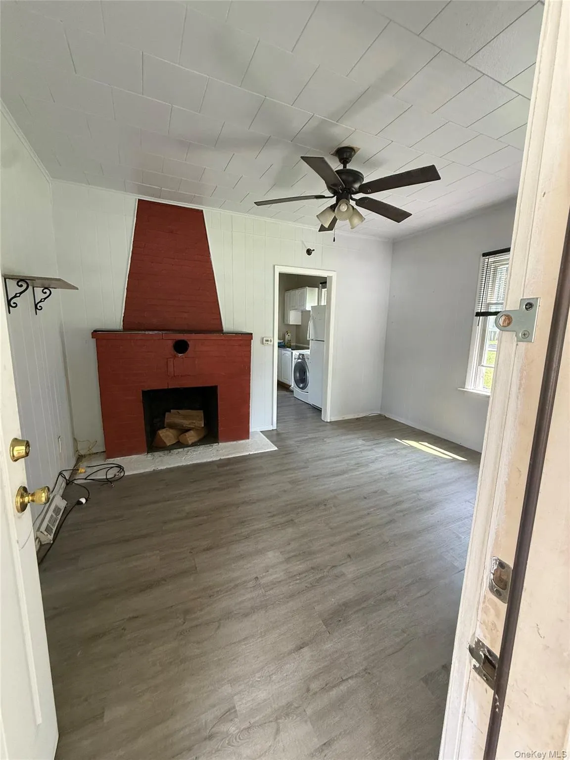 15 Court Avenue, Warwick (town), NY, 2 Bedrooms Bedrooms, 4 Rooms Rooms,1 BathroomBathrooms,Residential Lease,For Rent,Court,0,1038987 15 Court Avenue, Warwick (town), NY, 2 Bedrooms Bedrooms, 4 Rooms Rooms,1 BathroomBathrooms,Residential Lease,For Rent,Court,0,1038987