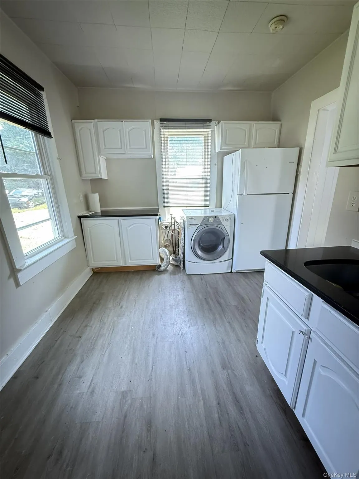 15 Court Avenue, Warwick (town), NY, 2 Bedrooms Bedrooms, 4 Rooms Rooms,1 BathroomBathrooms,Residential Lease,For Rent,Court,0,1038987 15 Court Avenue, Warwick (town), NY, 2 Bedrooms Bedrooms, 4 Rooms Rooms,1 BathroomBathrooms,Residential Lease,For Rent,Court,0,1038987