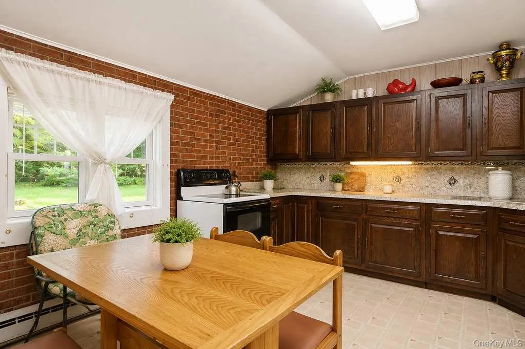 198 Pine Grove Road, Bethel, NY, 3 Bedrooms Bedrooms, 6 Rooms Rooms,1 BathroomBathrooms,Residential,For Rent,Pine Grove,0,1038995 198 Pine Grove Road, Bethel, NY, 3 Bedrooms Bedrooms, 6 Rooms Rooms,1 BathroomBathrooms,Residential,For Rent,Pine Grove,0,1038995