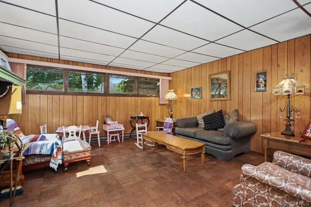 198 Pine Grove Road, Bethel, NY, 3 Bedrooms Bedrooms, 6 Rooms Rooms,1 BathroomBathrooms,Residential,For Rent,Pine Grove,0,1038995 198 Pine Grove Road, Bethel, NY, 3 Bedrooms Bedrooms, 6 Rooms Rooms,1 BathroomBathrooms,Residential,For Rent,Pine Grove,0,1038995