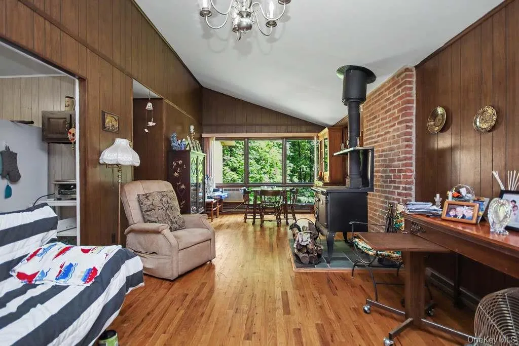 198 Pine Grove Road, Bethel, NY, 3 Bedrooms Bedrooms, 6 Rooms Rooms,1 BathroomBathrooms,Residential,For Rent,Pine Grove,0,1038995 198 Pine Grove Road, Bethel, NY, 3 Bedrooms Bedrooms, 6 Rooms Rooms,1 BathroomBathrooms,Residential,For Rent,Pine Grove,0,1038995