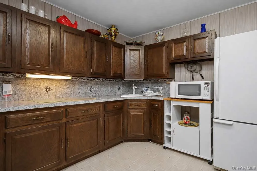 198 Pine Grove Road, Bethel, NY, 3 Bedrooms Bedrooms, 6 Rooms Rooms,1 BathroomBathrooms,Residential,For Rent,Pine Grove,0,1038995 198 Pine Grove Road, Bethel, NY, 3 Bedrooms Bedrooms, 6 Rooms Rooms,1 BathroomBathrooms,Residential,For Rent,Pine Grove,0,1038995