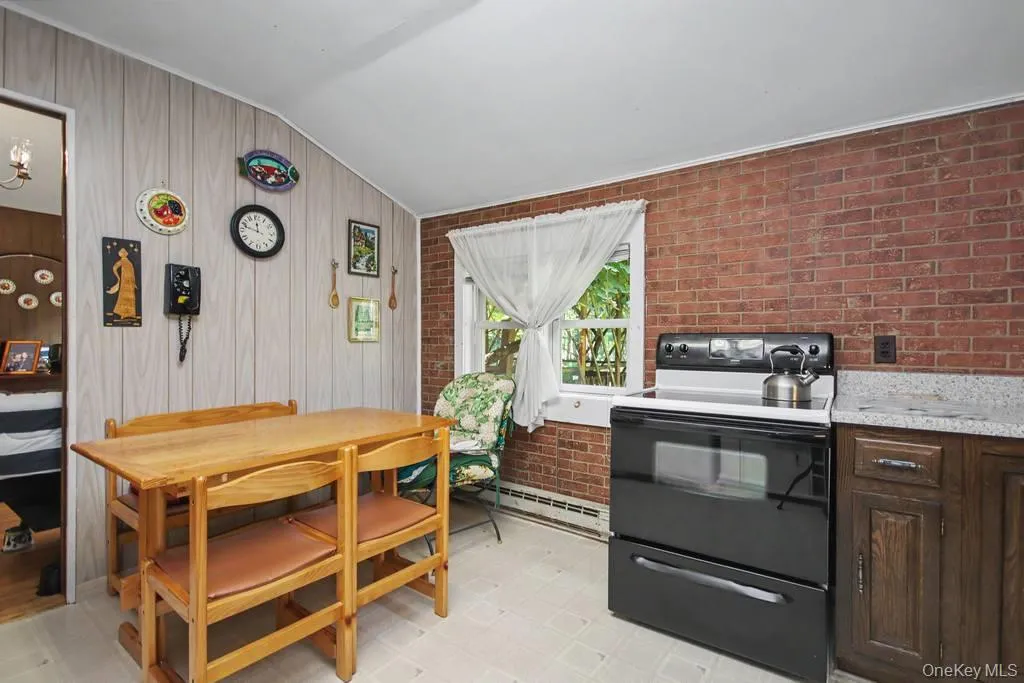 198 Pine Grove Road, Bethel, NY, 3 Bedrooms Bedrooms, 6 Rooms Rooms,1 BathroomBathrooms,Residential,For Rent,Pine Grove,0,1038995 198 Pine Grove Road, Bethel, NY, 3 Bedrooms Bedrooms, 6 Rooms Rooms,1 BathroomBathrooms,Residential,For Rent,Pine Grove,0,1038995