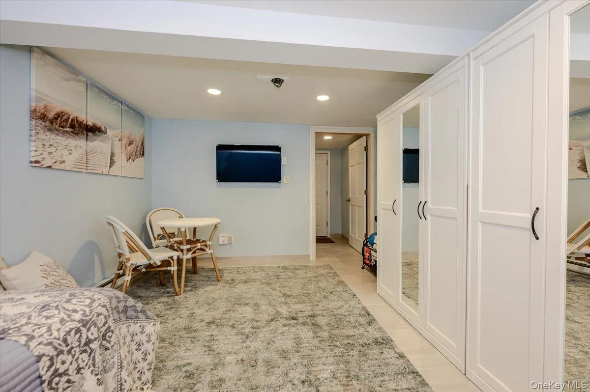 543 Broadway, Long Beach, NY, 3 Bedrooms Bedrooms, 6 Rooms Rooms,1 BathroomBathrooms,Residential,For Rent,Broadway,0,1038998 543 Broadway, Long Beach, NY, 3 Bedrooms Bedrooms, 6 Rooms Rooms,1 BathroomBathrooms,Residential,For Rent,Broadway,0,1038998