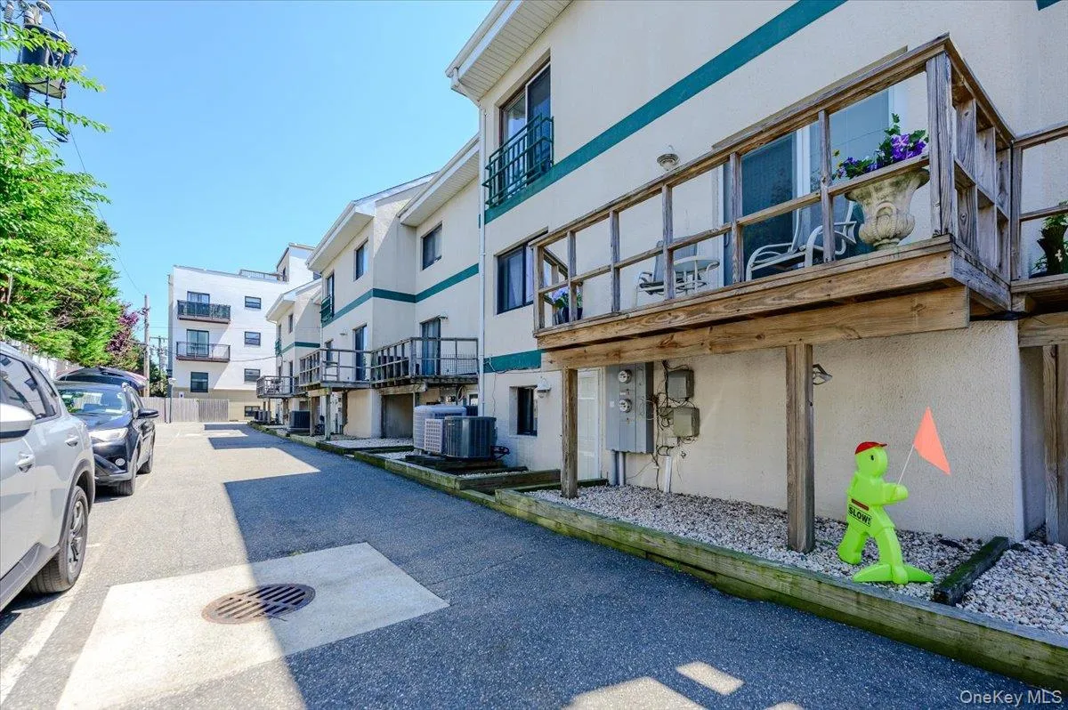 543 Broadway, Long Beach, NY, 3 Bedrooms Bedrooms, 6 Rooms Rooms,1 BathroomBathrooms,Residential,For Rent,Broadway,0,1038998 543 Broadway, Long Beach, NY, 3 Bedrooms Bedrooms, 6 Rooms Rooms,1 BathroomBathrooms,Residential,For Rent,Broadway,0,1038998