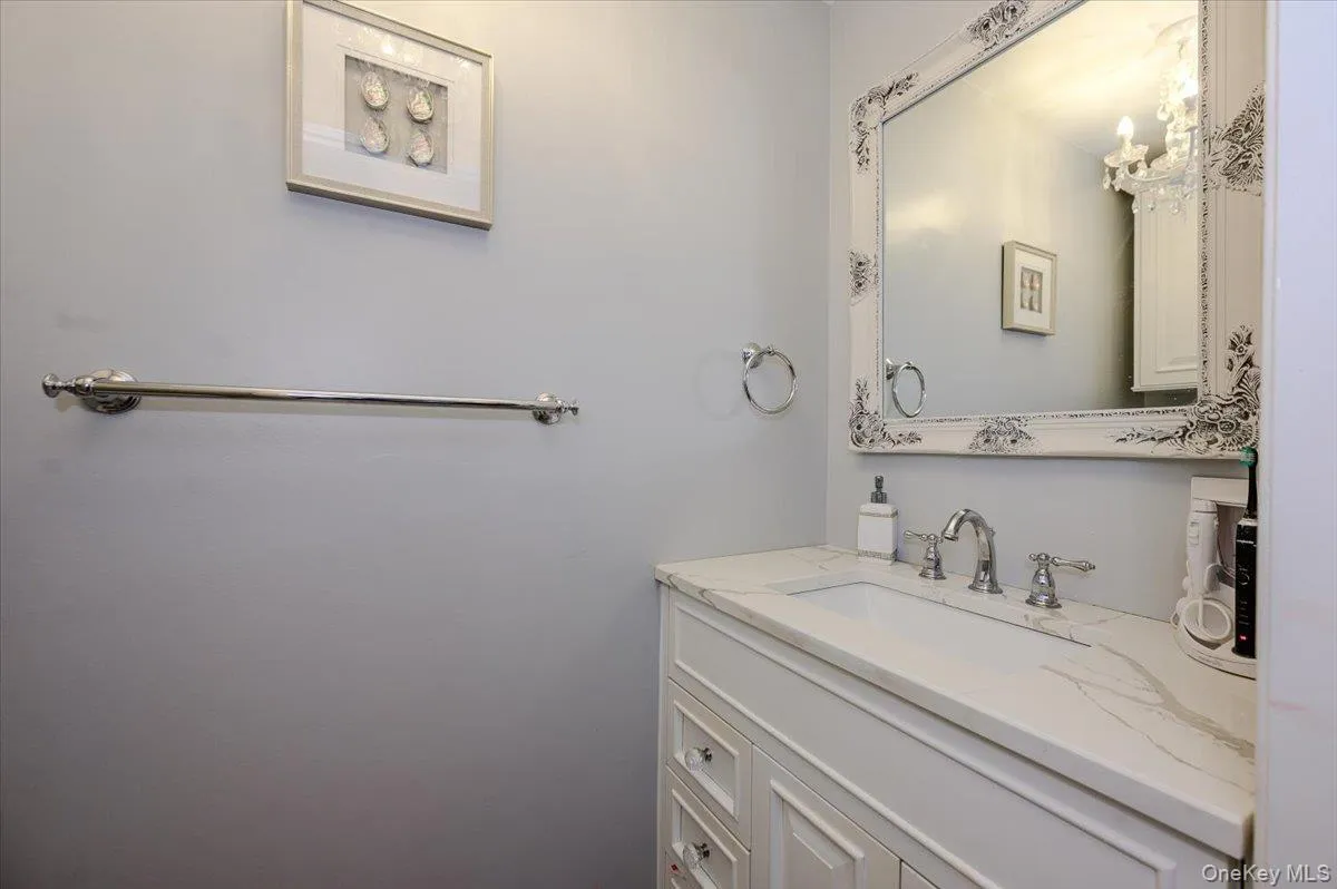 543 Broadway, Long Beach, NY, 3 Bedrooms Bedrooms, 6 Rooms Rooms,1 BathroomBathrooms,Residential,For Rent,Broadway,0,1038998 543 Broadway, Long Beach, NY, 3 Bedrooms Bedrooms, 6 Rooms Rooms,1 BathroomBathrooms,Residential,For Rent,Broadway,0,1038998