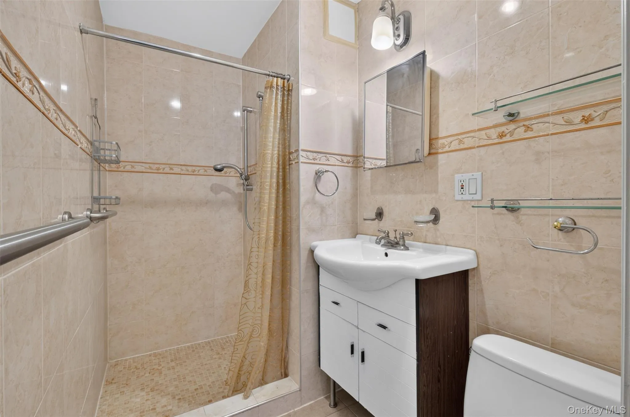 138-70 Elder Avenue, New York, NY, 3 Bedrooms Bedrooms, 7 Rooms Rooms,2 BathroomsBathrooms,Residential,For Rent,Elder,0,1039003 138-70 Elder Avenue, New York, NY, 3 Bedrooms Bedrooms, 7 Rooms Rooms,2 BathroomsBathrooms,Residential,For Rent,Elder,0,1039003