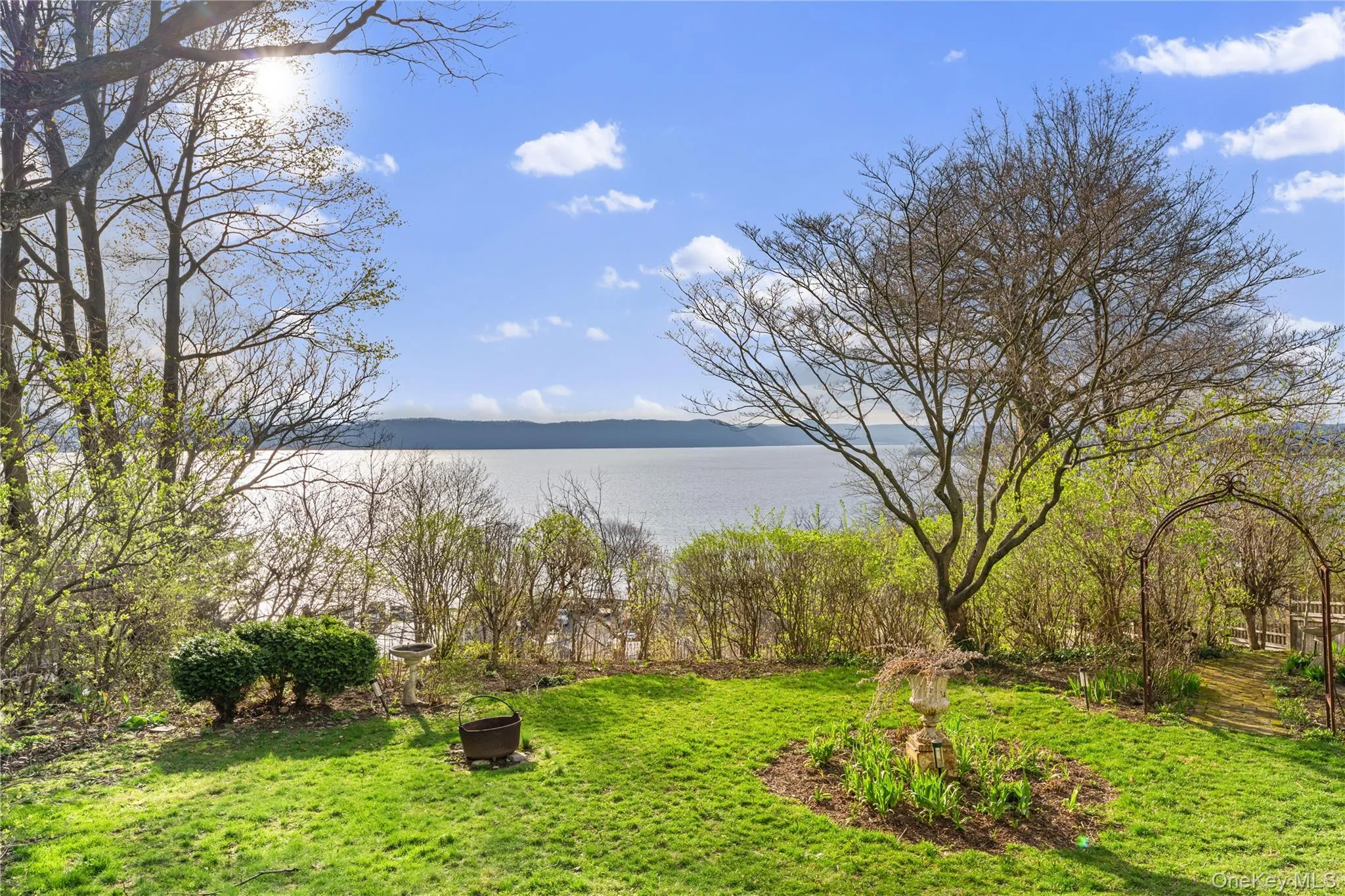 28 Hamilton Avenue, Ossining, NY, 6 Bedrooms Bedrooms, 12 Rooms Rooms,3 BathroomsBathrooms,Residential Lease,For Rent,Hamilton,0,1039006 28 Hamilton Avenue, Ossining, NY, 6 Bedrooms Bedrooms, 12 Rooms Rooms,3 BathroomsBathrooms,Residential Lease,For Rent,Hamilton,0,1039006