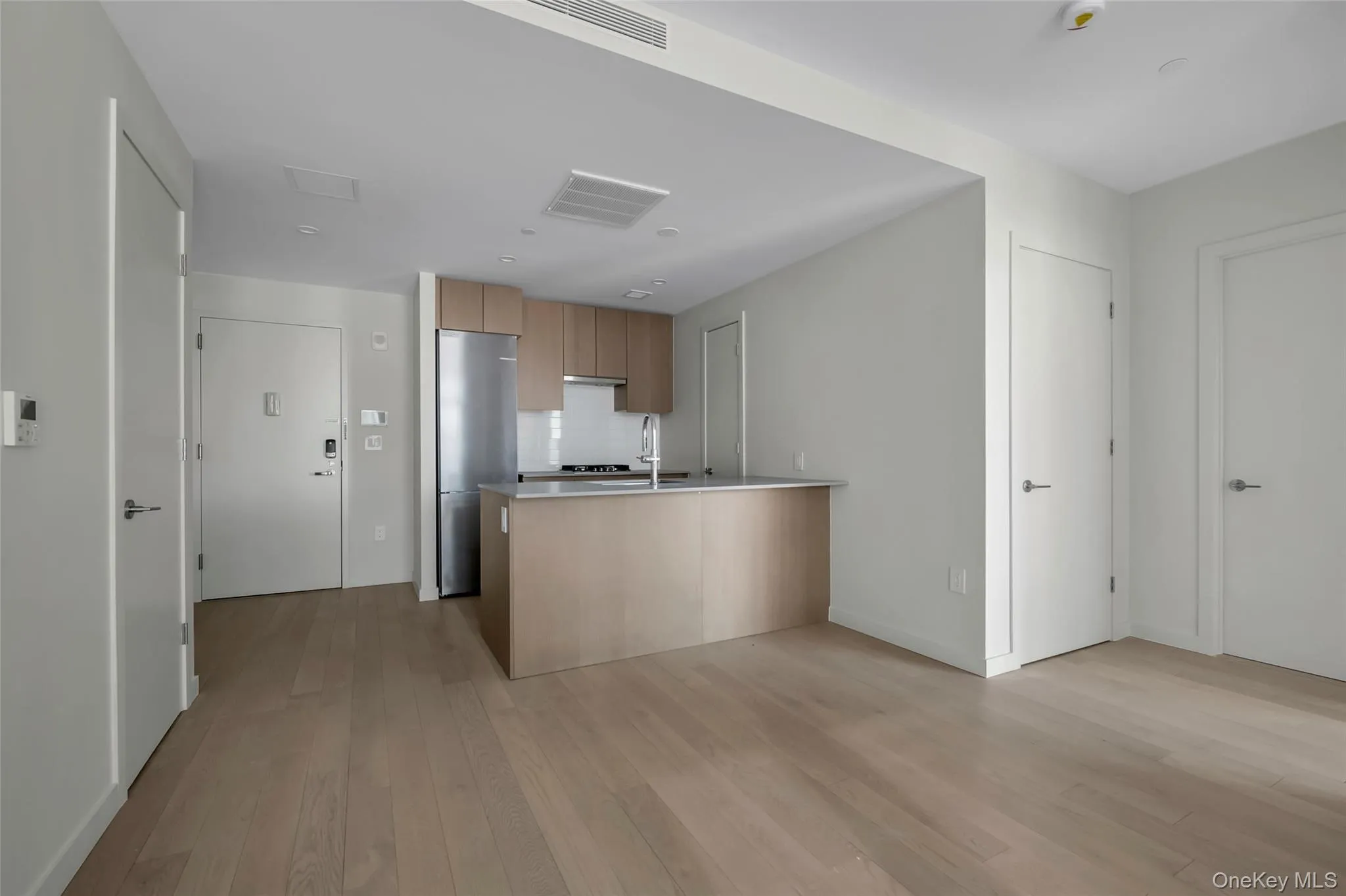 131-02B 40th Road, New York, NY, 1 Bedroom Bedrooms, 3 Rooms Rooms,1 BathroomBathrooms,Residential,For Rent,40th,0,1039007 131-02B 40th Road, New York, NY, 1 Bedroom Bedrooms, 3 Rooms Rooms,1 BathroomBathrooms,Residential,For Rent,40th,0,1039007