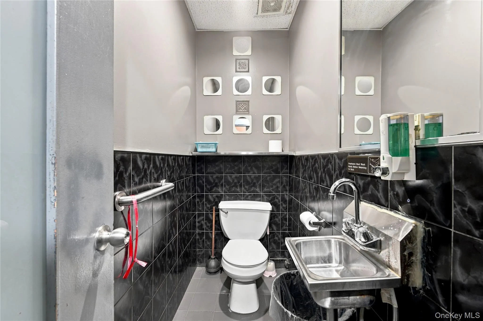 1557 2nd Avenue, New York, NY, ,Commercial Lease,For Rent,2nd,0,1039008 1557 2nd Avenue, New York, NY, ,Commercial Lease,For Rent,2nd,0,1039008
