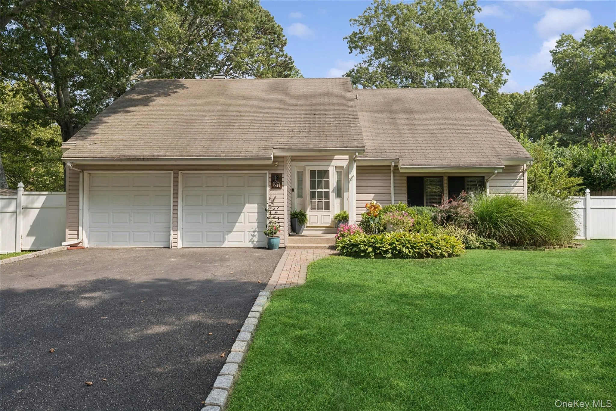 27 Sugarbush Lane, Brookhaven, NY, 4 Bedrooms Bedrooms, 9 Rooms Rooms,2 BathroomsBathrooms,Residential,For Rent,Sugarbush,0,1039017 27 Sugarbush Lane, Brookhaven, NY, 4 Bedrooms Bedrooms, 9 Rooms Rooms,2 BathroomsBathrooms,Residential,For Rent,Sugarbush,0,1039017