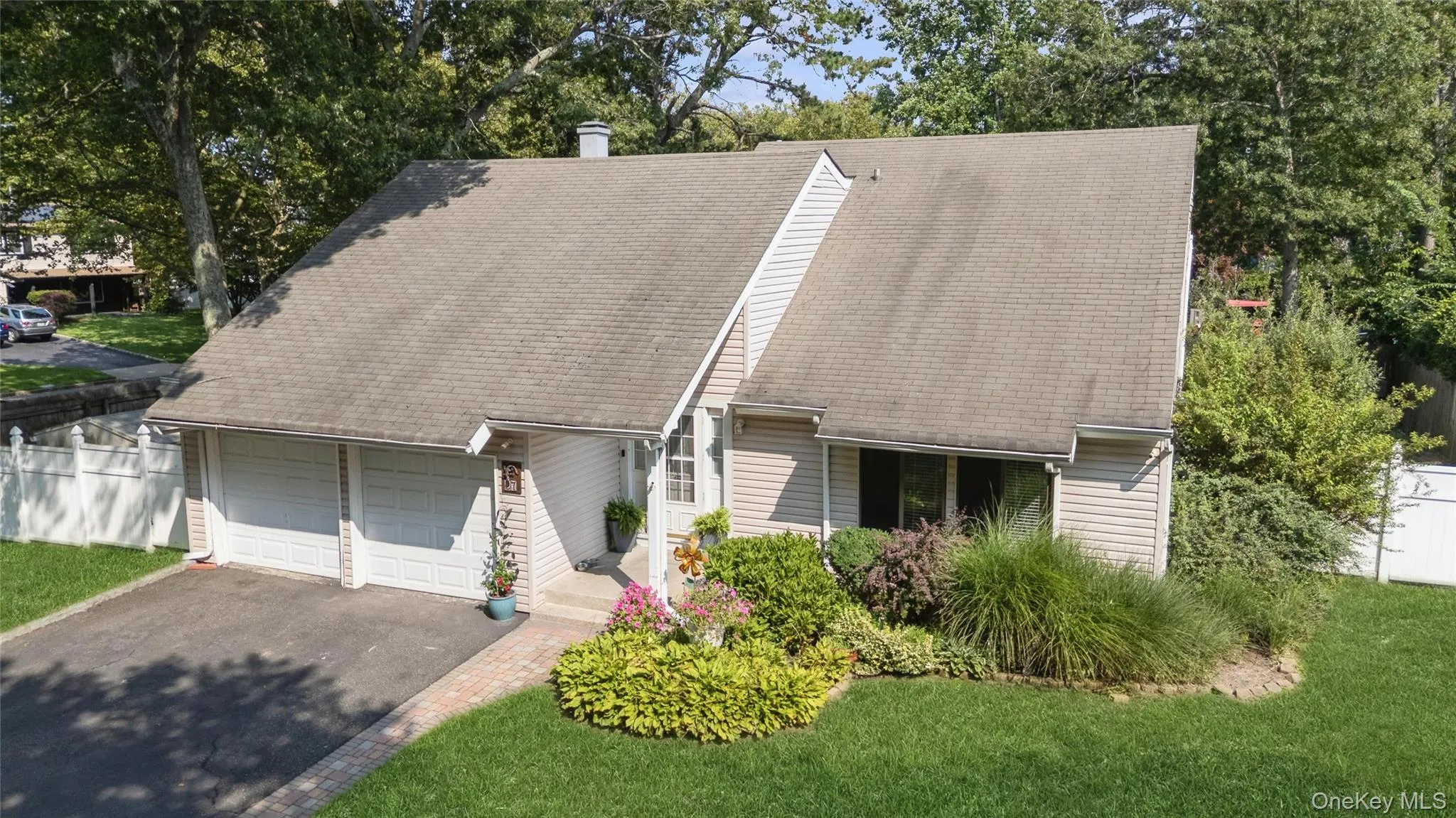 27 Sugarbush Lane, Brookhaven, NY, 4 Bedrooms Bedrooms, 9 Rooms Rooms,2 BathroomsBathrooms,Residential,For Rent,Sugarbush,0,1039017 27 Sugarbush Lane, Brookhaven, NY, 4 Bedrooms Bedrooms, 9 Rooms Rooms,2 BathroomsBathrooms,Residential,For Rent,Sugarbush,0,1039017