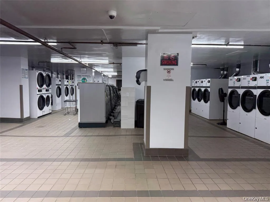 61-20 Grand Central Parkway, New York, NY, 3 Bedrooms Bedrooms, 6 Rooms Rooms,2 BathroomsBathrooms,Residential,For Rent,Grand Central,0,1039025 61-20 Grand Central Parkway, New York, NY, 3 Bedrooms Bedrooms, 6 Rooms Rooms,2 BathroomsBathrooms,Residential,For Rent,Grand Central,0,1039025