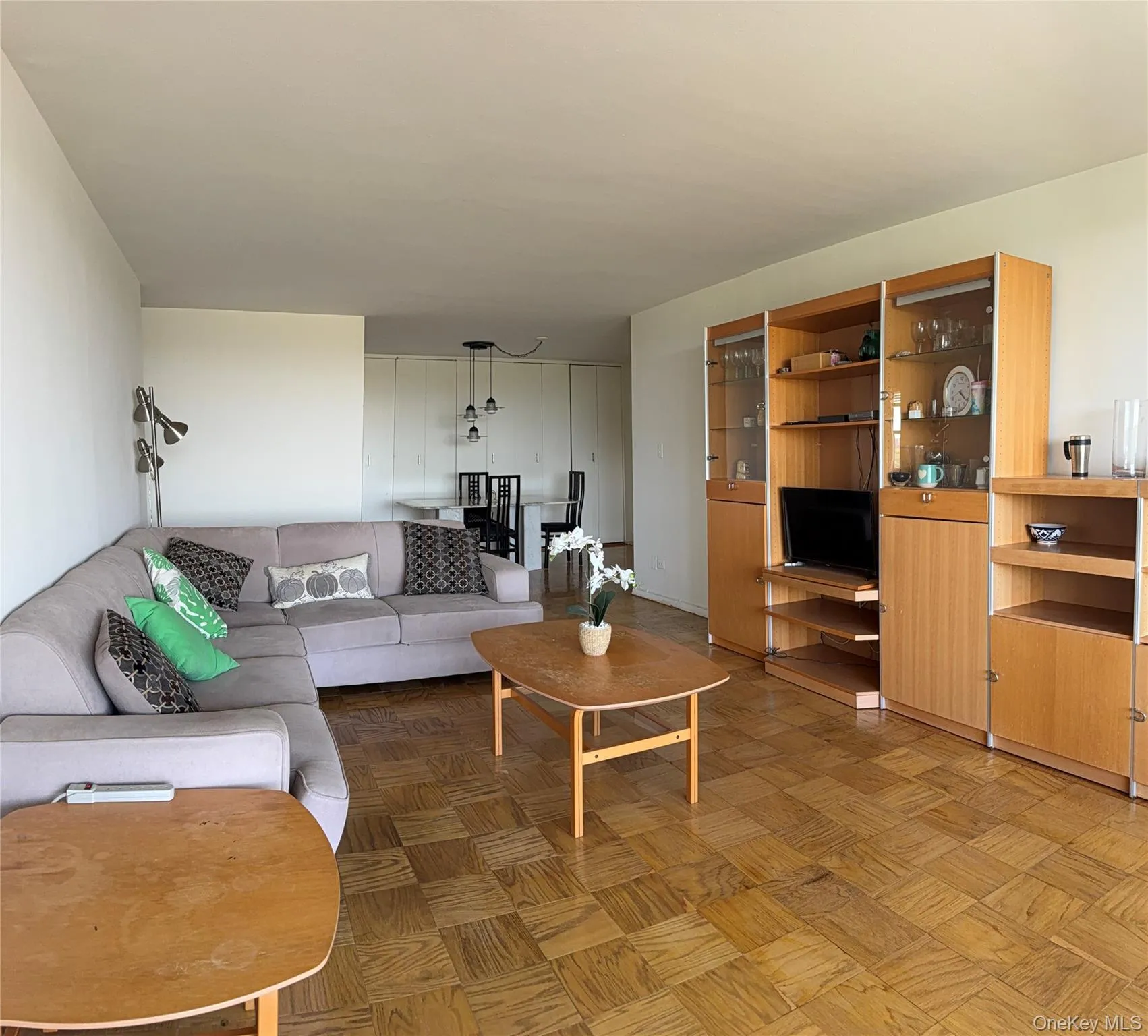 61-20 Grand Central Parkway, New York, NY, 3 Bedrooms Bedrooms, 6 Rooms Rooms,2 BathroomsBathrooms,Residential,For Rent,Grand Central,0,1039025 61-20 Grand Central Parkway, New York, NY, 3 Bedrooms Bedrooms, 6 Rooms Rooms,2 BathroomsBathrooms,Residential,For Rent,Grand Central,0,1039025
