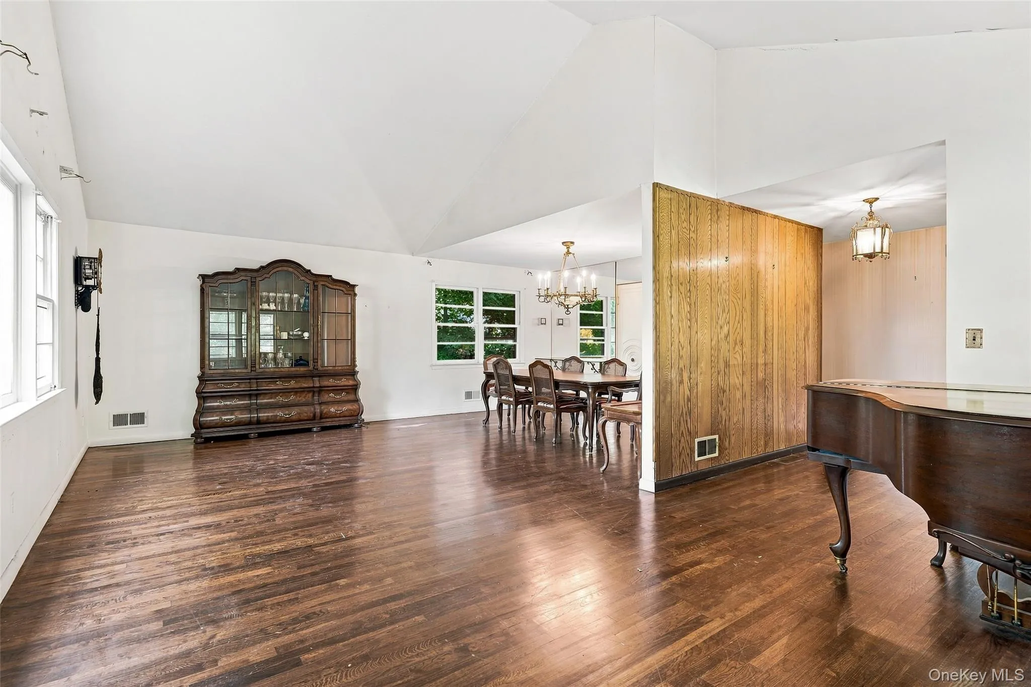 7 Overhill Road, New Rochelle, NY, 3 Bedrooms Bedrooms, 7 Rooms Rooms,2 BathroomsBathrooms,Residential,For Rent,Overhill,0,1039027 7 Overhill Road, New Rochelle, NY, 3 Bedrooms Bedrooms, 7 Rooms Rooms,2 BathroomsBathrooms,Residential,For Rent,Overhill,0,1039027