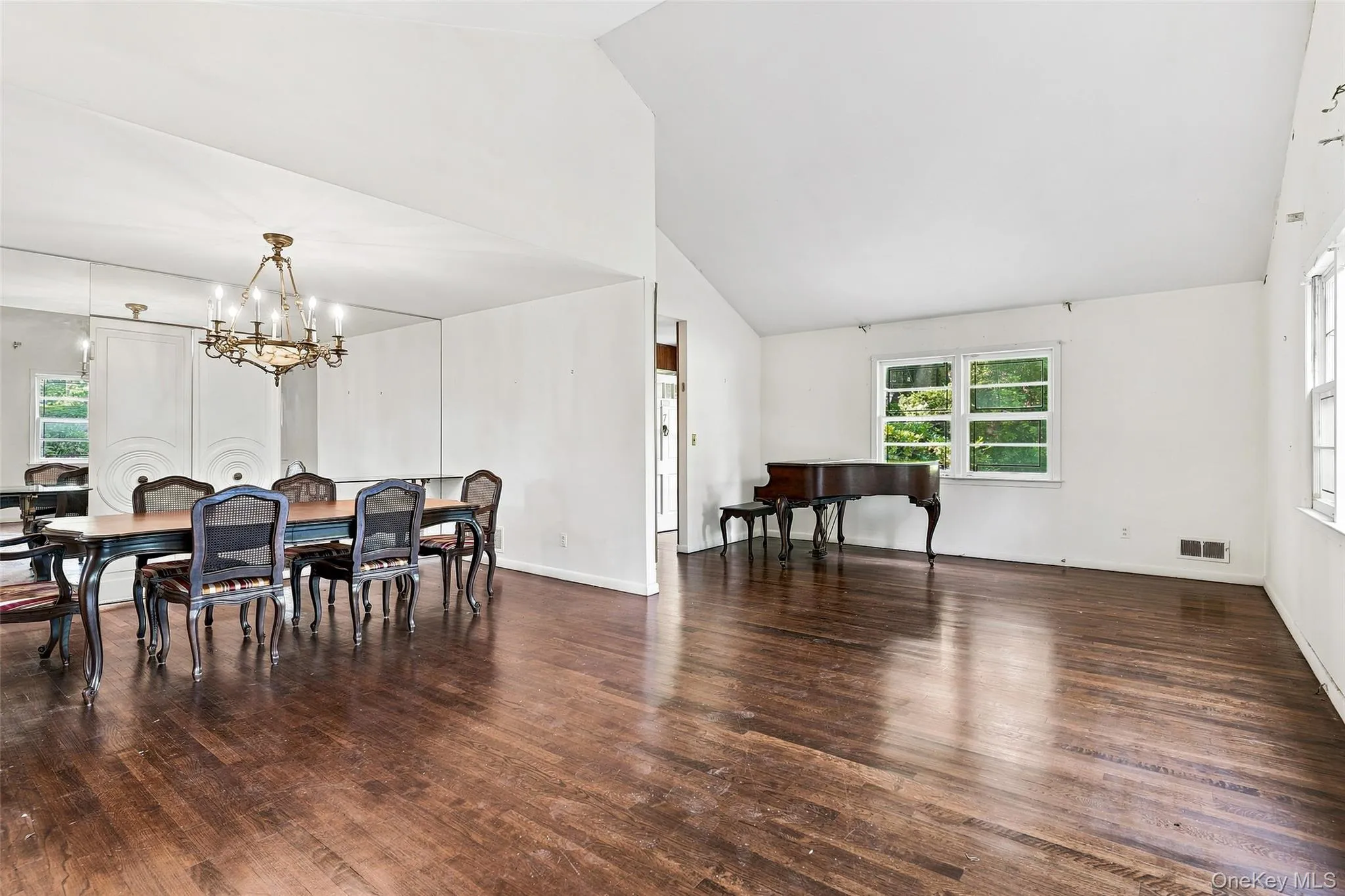 7 Overhill Road, New Rochelle, NY, 3 Bedrooms Bedrooms, 7 Rooms Rooms,2 BathroomsBathrooms,Residential,For Rent,Overhill,0,1039027 7 Overhill Road, New Rochelle, NY, 3 Bedrooms Bedrooms, 7 Rooms Rooms,2 BathroomsBathrooms,Residential,For Rent,Overhill,0,1039027