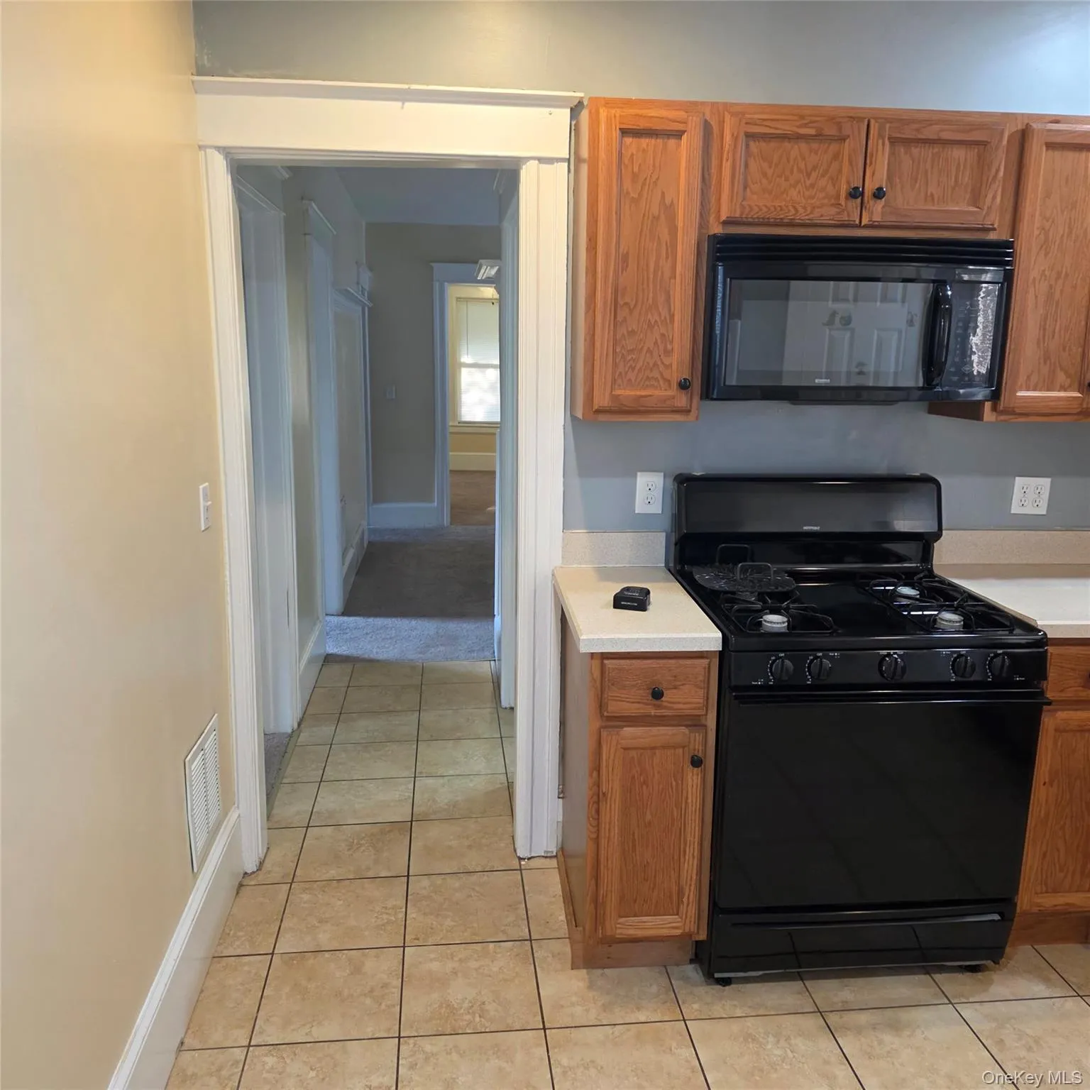 35 Manitou Avenue, Poughkeepsie, NY, 3 Bedrooms Bedrooms, 6 Rooms Rooms,1 BathroomBathrooms,Residential Lease,For Rent,Manitou,0,1039029 35 Manitou Avenue, Poughkeepsie, NY, 3 Bedrooms Bedrooms, 6 Rooms Rooms,1 BathroomBathrooms,Residential Lease,For Rent,Manitou,0,1039029
