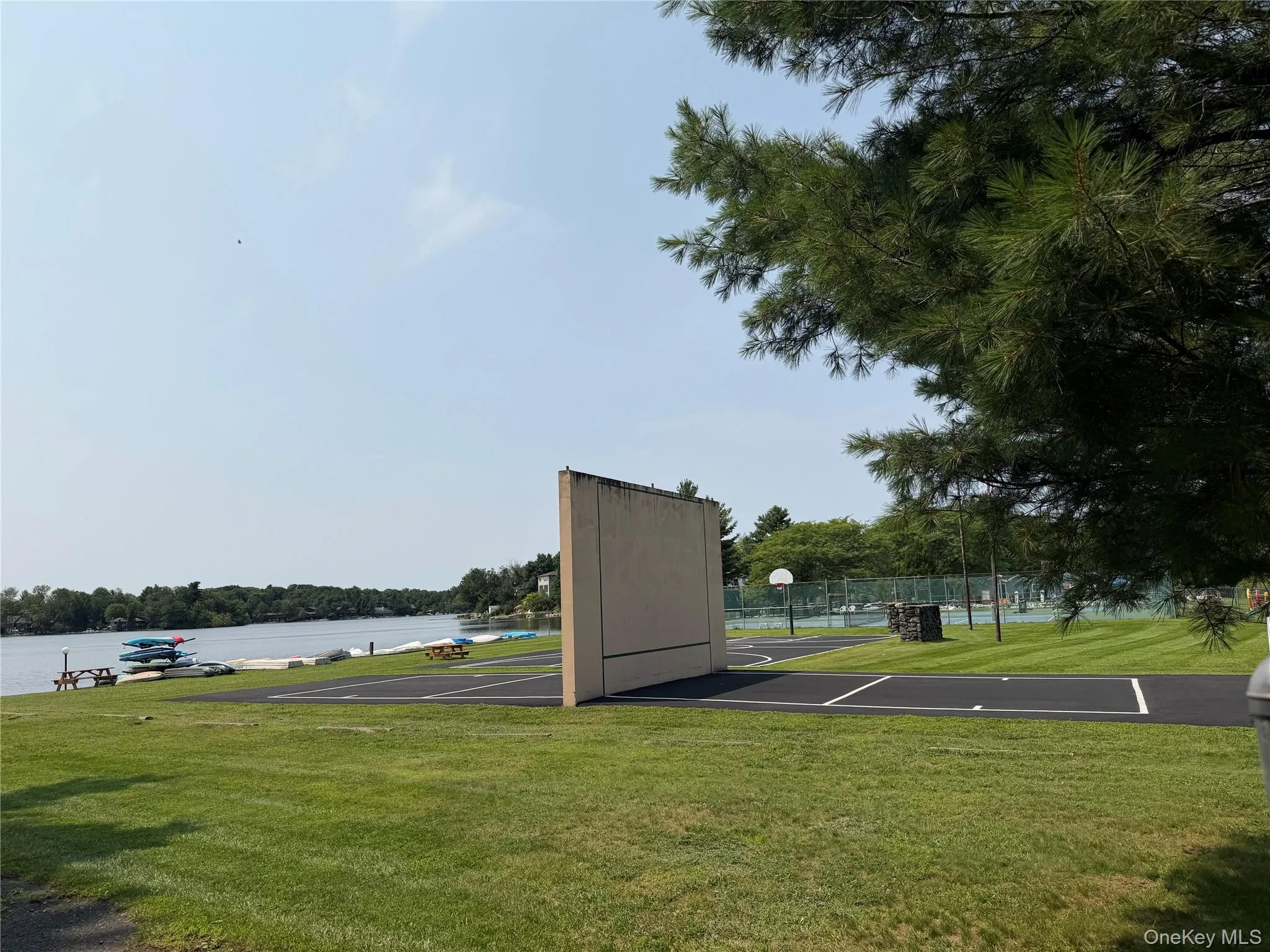 Nearby Emerald Green Amenities Nearby Emerald Green Amenities