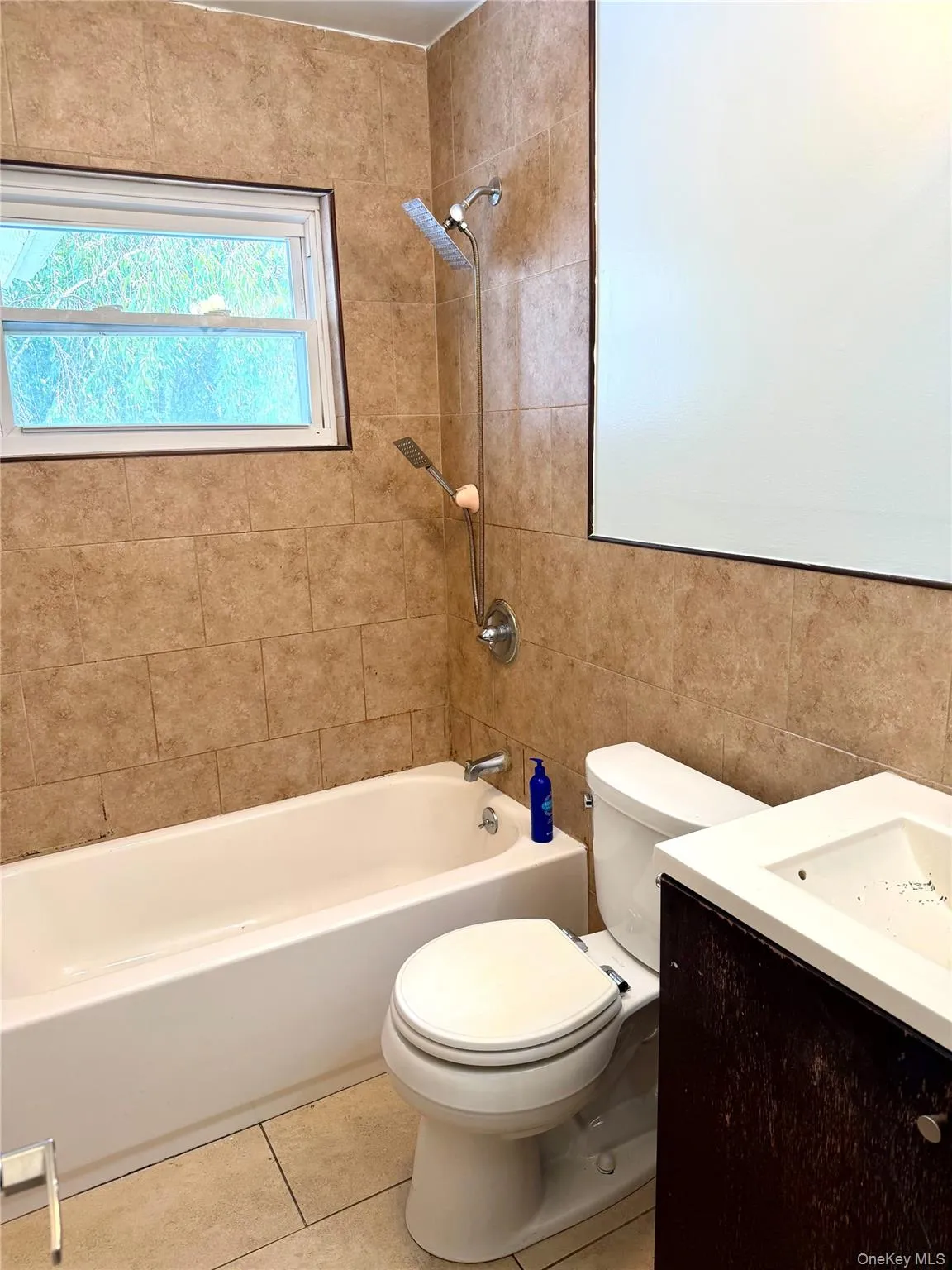 Bathroom 1 (First floor) Bathroom 1 (First floor)