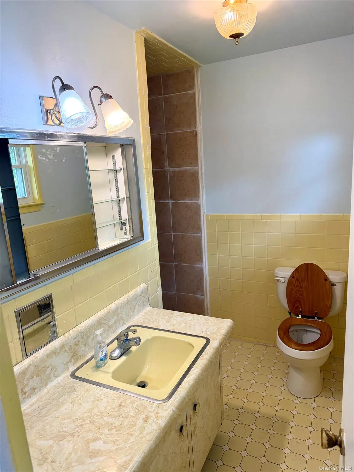 40 Crescent View, Thompson, NY, 3 Bedrooms Bedrooms, 13 Rooms Rooms,3 BathroomsBathrooms,Residential,For Rent,Crescent,0,1039031 40 Crescent View, Thompson, NY, 3 Bedrooms Bedrooms, 13 Rooms Rooms,3 BathroomsBathrooms,Residential,For Rent,Crescent,0,1039031