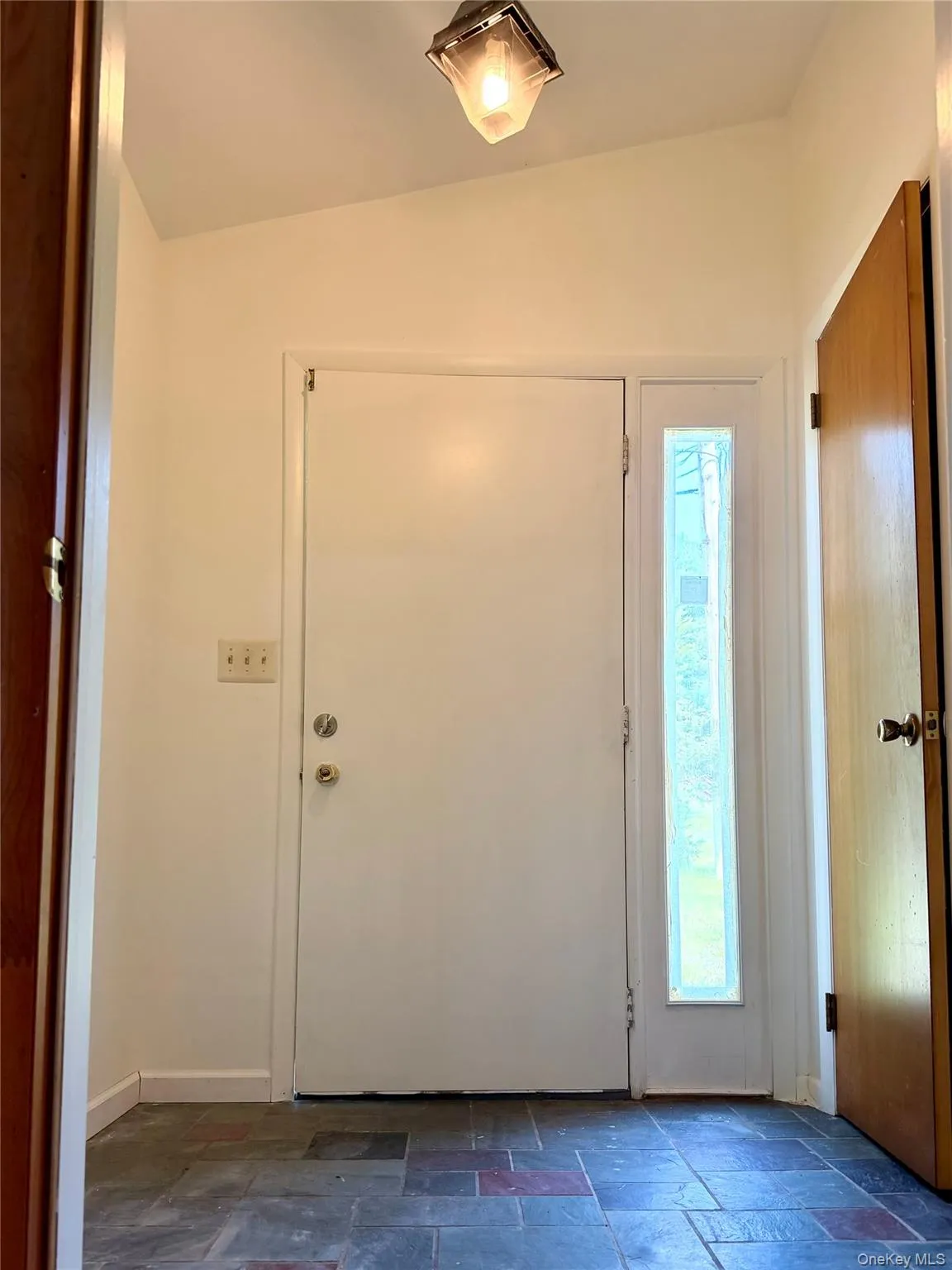 40 Crescent View, Thompson, NY, 3 Bedrooms Bedrooms, 13 Rooms Rooms,3 BathroomsBathrooms,Residential,For Rent,Crescent,0,1039031 40 Crescent View, Thompson, NY, 3 Bedrooms Bedrooms, 13 Rooms Rooms,3 BathroomsBathrooms,Residential,For Rent,Crescent,0,1039031