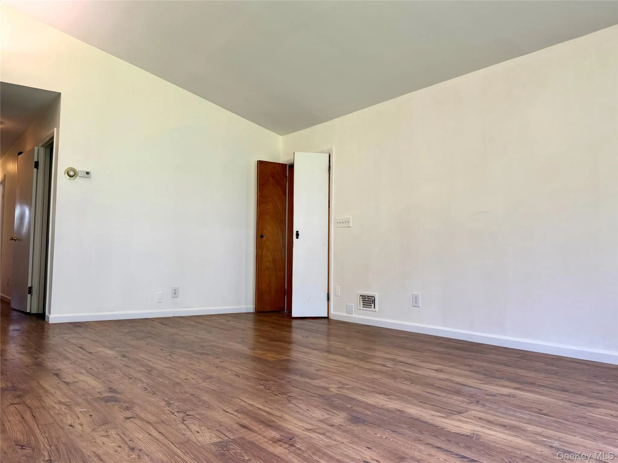 40 Crescent View, Thompson, NY, 3 Bedrooms Bedrooms, 13 Rooms Rooms,3 BathroomsBathrooms,Residential,For Rent,Crescent,0,1039031 40 Crescent View, Thompson, NY, 3 Bedrooms Bedrooms, 13 Rooms Rooms,3 BathroomsBathrooms,Residential,For Rent,Crescent,0,1039031