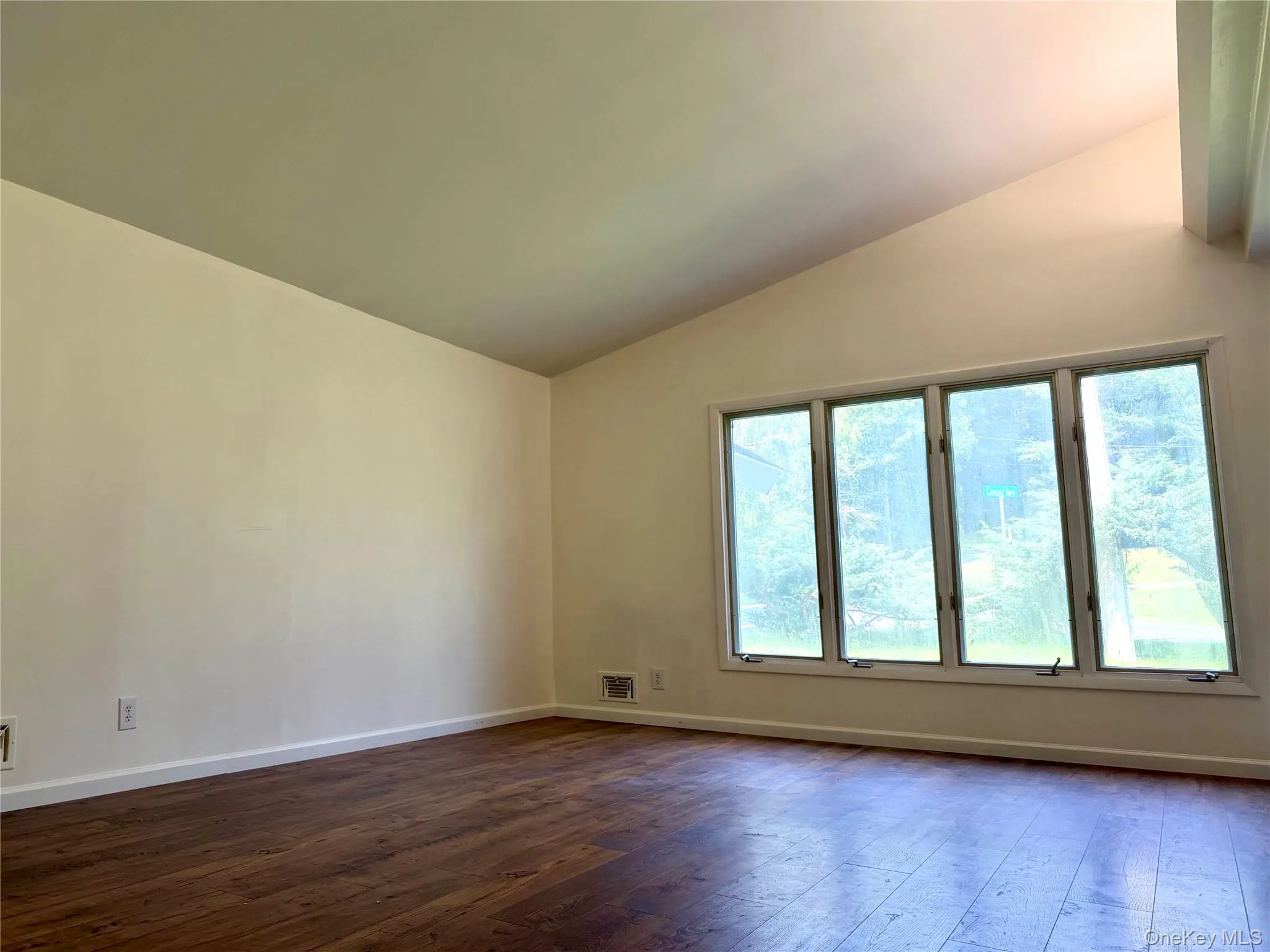 40 Crescent View, Thompson, NY, 3 Bedrooms Bedrooms, 13 Rooms Rooms,3 BathroomsBathrooms,Residential,For Rent,Crescent,0,1039031 40 Crescent View, Thompson, NY, 3 Bedrooms Bedrooms, 13 Rooms Rooms,3 BathroomsBathrooms,Residential,For Rent,Crescent,0,1039031