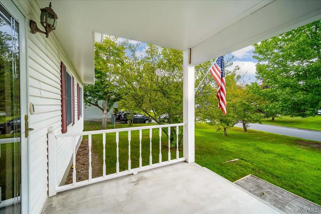 Spacious Front Porch Spacious Front Porch