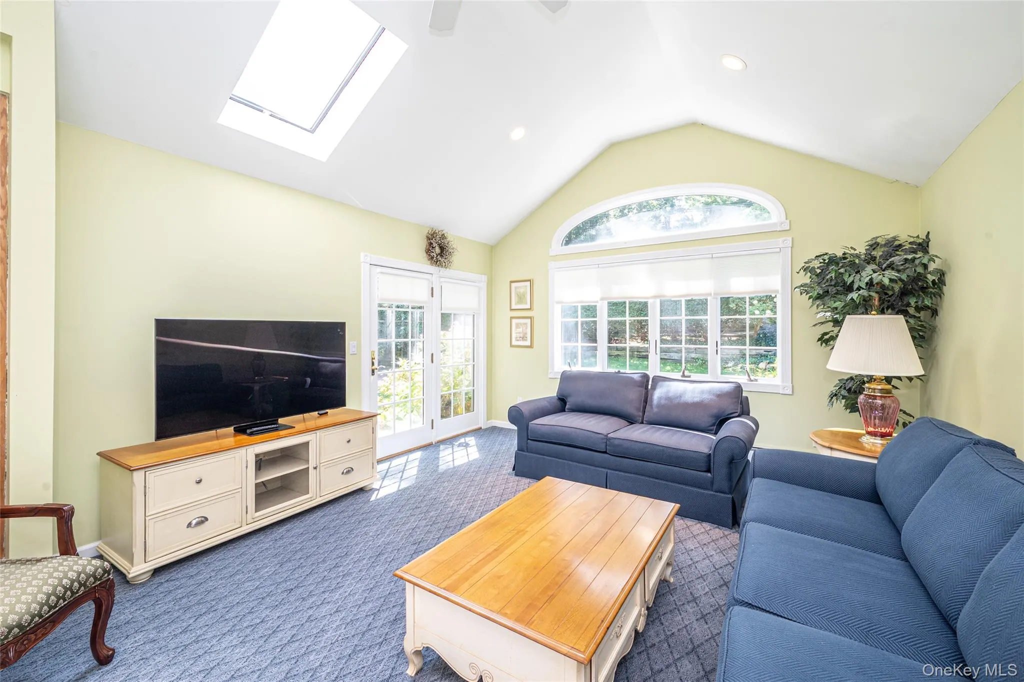 40 Somerset Drive, Smithtown, NY, 3 Bedrooms Bedrooms, 7 Rooms Rooms,1 BathroomBathrooms,Residential Lease,For Rent,Somerset,0,1039038 40 Somerset Drive, Smithtown, NY, 3 Bedrooms Bedrooms, 7 Rooms Rooms,1 BathroomBathrooms,Residential Lease,For Rent,Somerset,0,1039038