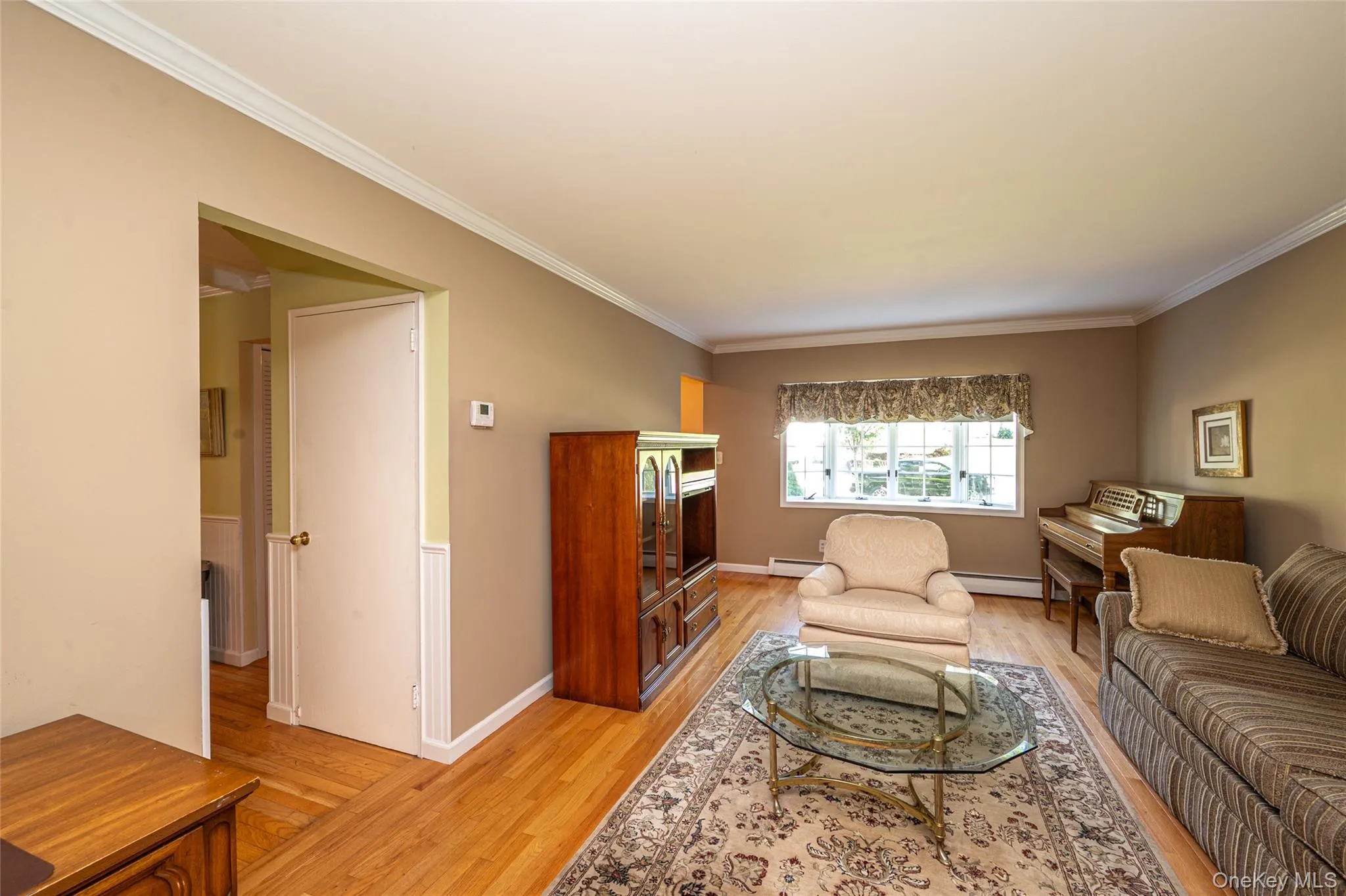 40 Somerset Drive, Smithtown, NY, 3 Bedrooms Bedrooms, 7 Rooms Rooms,1 BathroomBathrooms,Residential Lease,For Rent,Somerset,0,1039038 40 Somerset Drive, Smithtown, NY, 3 Bedrooms Bedrooms, 7 Rooms Rooms,1 BathroomBathrooms,Residential Lease,For Rent,Somerset,0,1039038