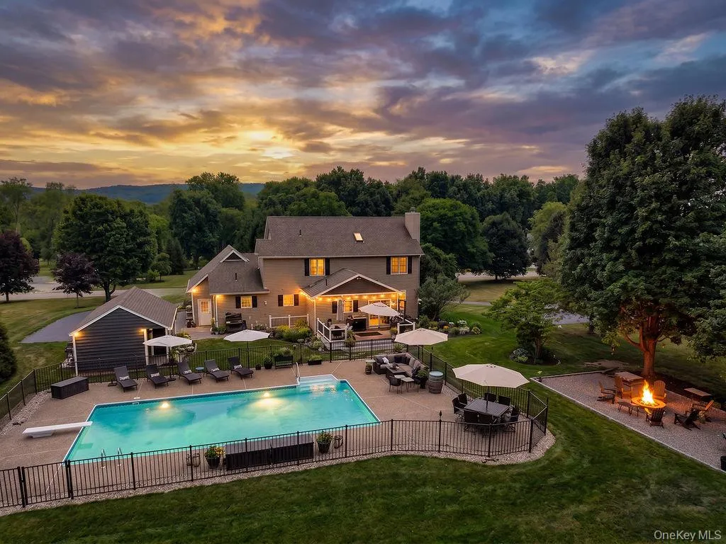 117 Moonlight Drive, East Fishkill, NY, 4 Bedrooms Bedrooms, 10 Rooms Rooms,2 BathroomsBathrooms,Residential,For Rent,Moonlight,0,1039039 117 Moonlight Drive, East Fishkill, NY, 4 Bedrooms Bedrooms, 10 Rooms Rooms,2 BathroomsBathrooms,Residential,For Rent,Moonlight,0,1039039