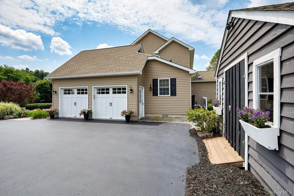 117 Moonlight Drive, East Fishkill, NY, 4 Bedrooms Bedrooms, 10 Rooms Rooms,2 BathroomsBathrooms,Residential,For Rent,Moonlight,0,1039039 117 Moonlight Drive, East Fishkill, NY, 4 Bedrooms Bedrooms, 10 Rooms Rooms,2 BathroomsBathrooms,Residential,For Rent,Moonlight,0,1039039