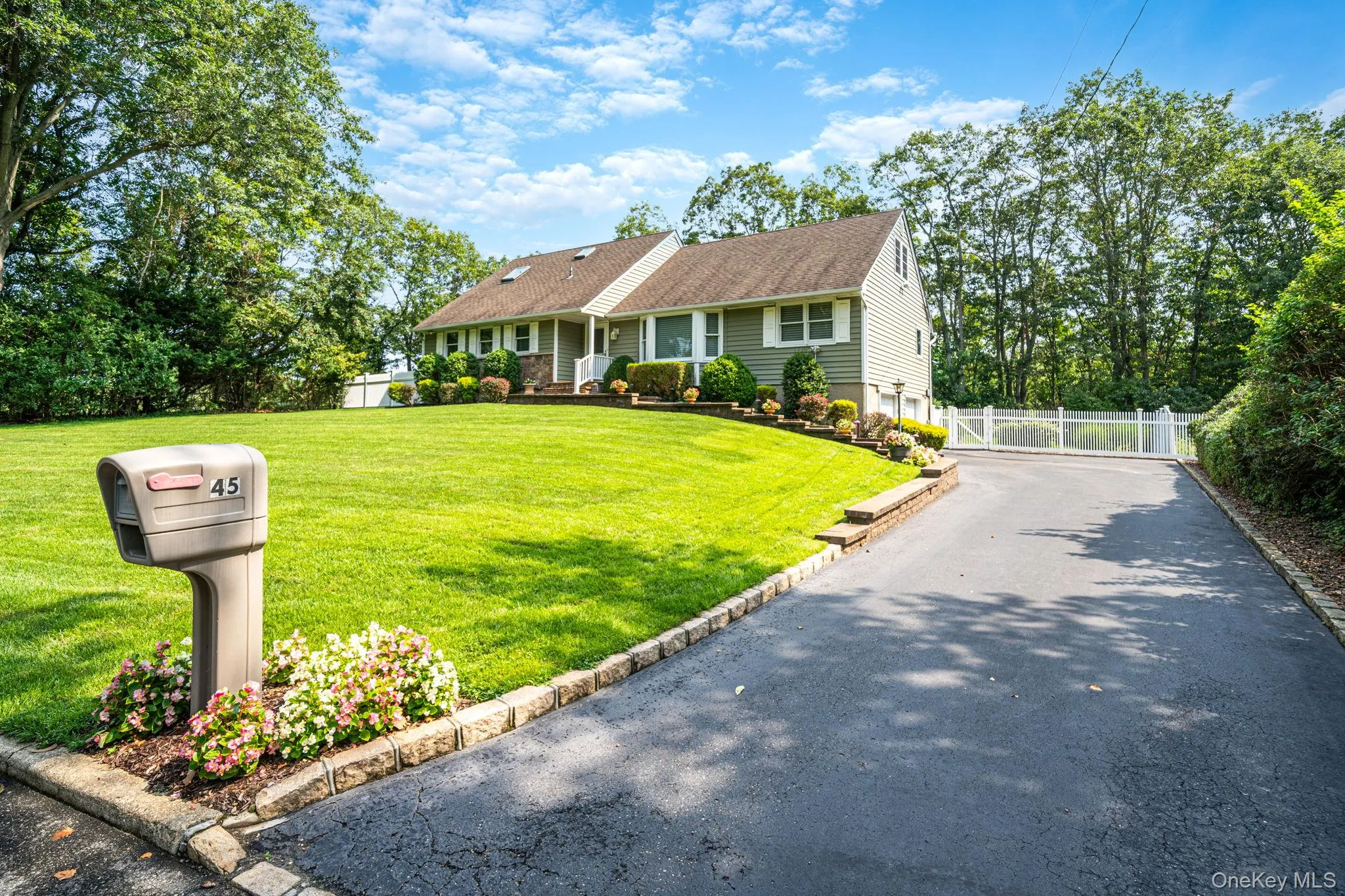 45 Hillcrest Avenue, Brookhaven, NY, 4 Bedrooms Bedrooms, 8 Rooms Rooms,4 BathroomsBathrooms,Residential,For Rent,Hillcrest,0,1039052 45 Hillcrest Avenue, Brookhaven, NY, 4 Bedrooms Bedrooms, 8 Rooms Rooms,4 BathroomsBathrooms,Residential,For Rent,Hillcrest,0,1039052