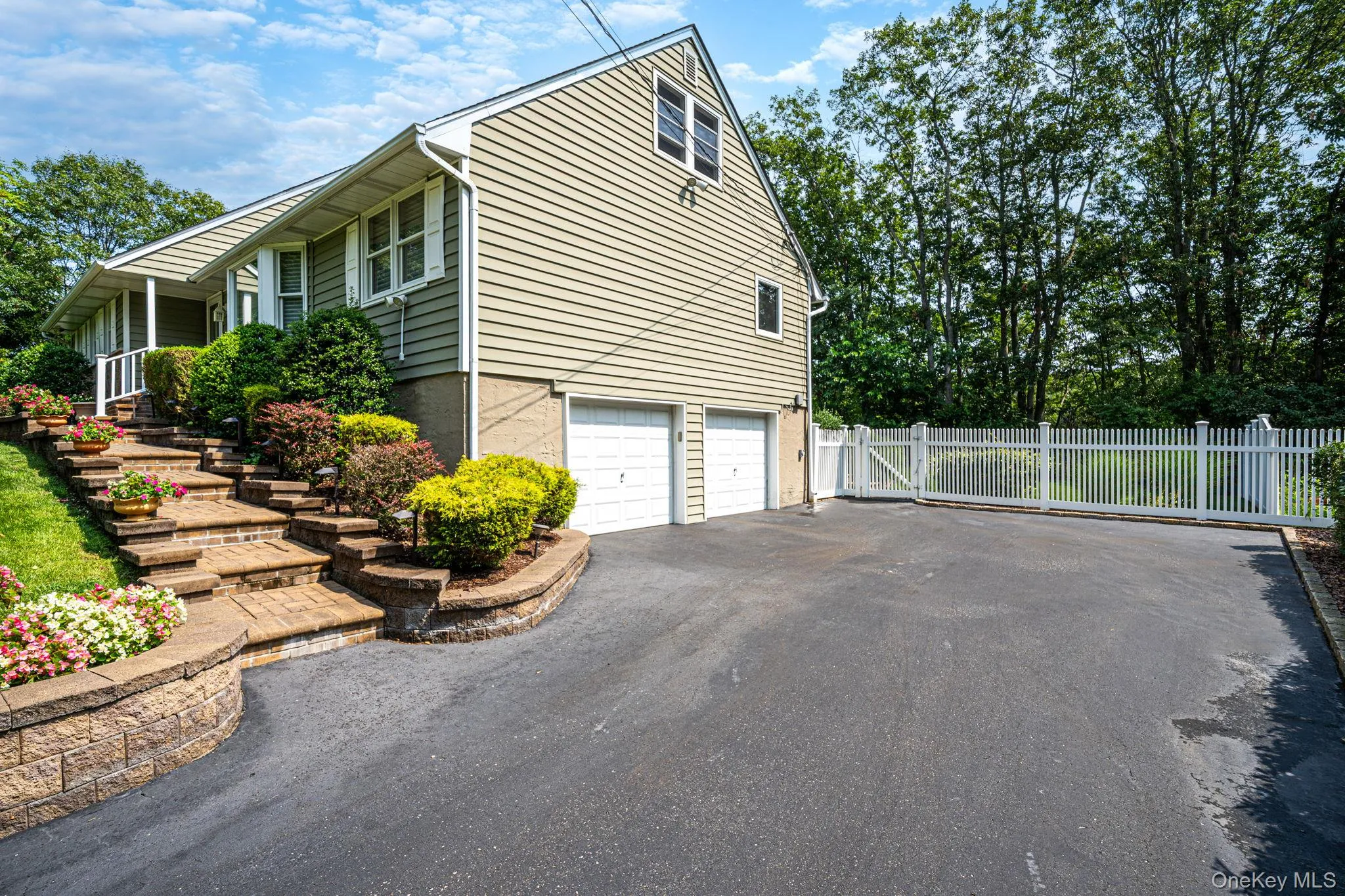 45 Hillcrest Avenue, Brookhaven, NY, 4 Bedrooms Bedrooms, 8 Rooms Rooms,4 BathroomsBathrooms,Residential,For Rent,Hillcrest,0,1039052 45 Hillcrest Avenue, Brookhaven, NY, 4 Bedrooms Bedrooms, 8 Rooms Rooms,4 BathroomsBathrooms,Residential,For Rent,Hillcrest,0,1039052