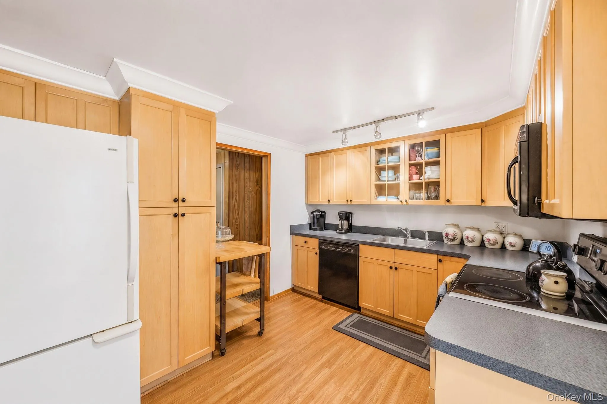 9 Foxcroft Lane, Brookhaven, NY, 3 Bedrooms Bedrooms, 6 Rooms Rooms,1 BathroomBathrooms,Residential,For Rent,Foxcroft,0,1039055 9 Foxcroft Lane, Brookhaven, NY, 3 Bedrooms Bedrooms, 6 Rooms Rooms,1 BathroomBathrooms,Residential,For Rent,Foxcroft,0,1039055