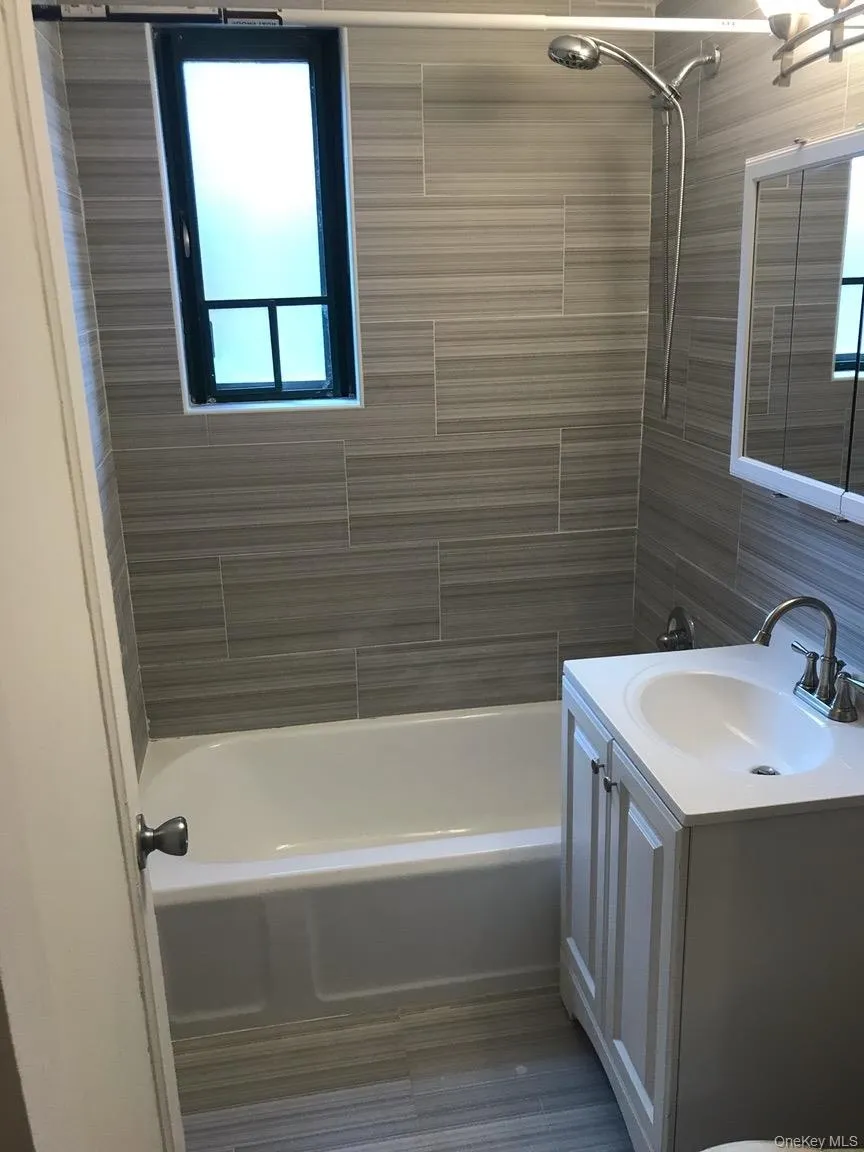 1515 Metropolitan Avenue, New York, NY, 2 Bedrooms Bedrooms, 3 Rooms Rooms,1 BathroomBathrooms,Residential,For Rent,Metropolitan,0,1039056 1515 Metropolitan Avenue, New York, NY, 2 Bedrooms Bedrooms, 3 Rooms Rooms,1 BathroomBathrooms,Residential,For Rent,Metropolitan,0,1039056
